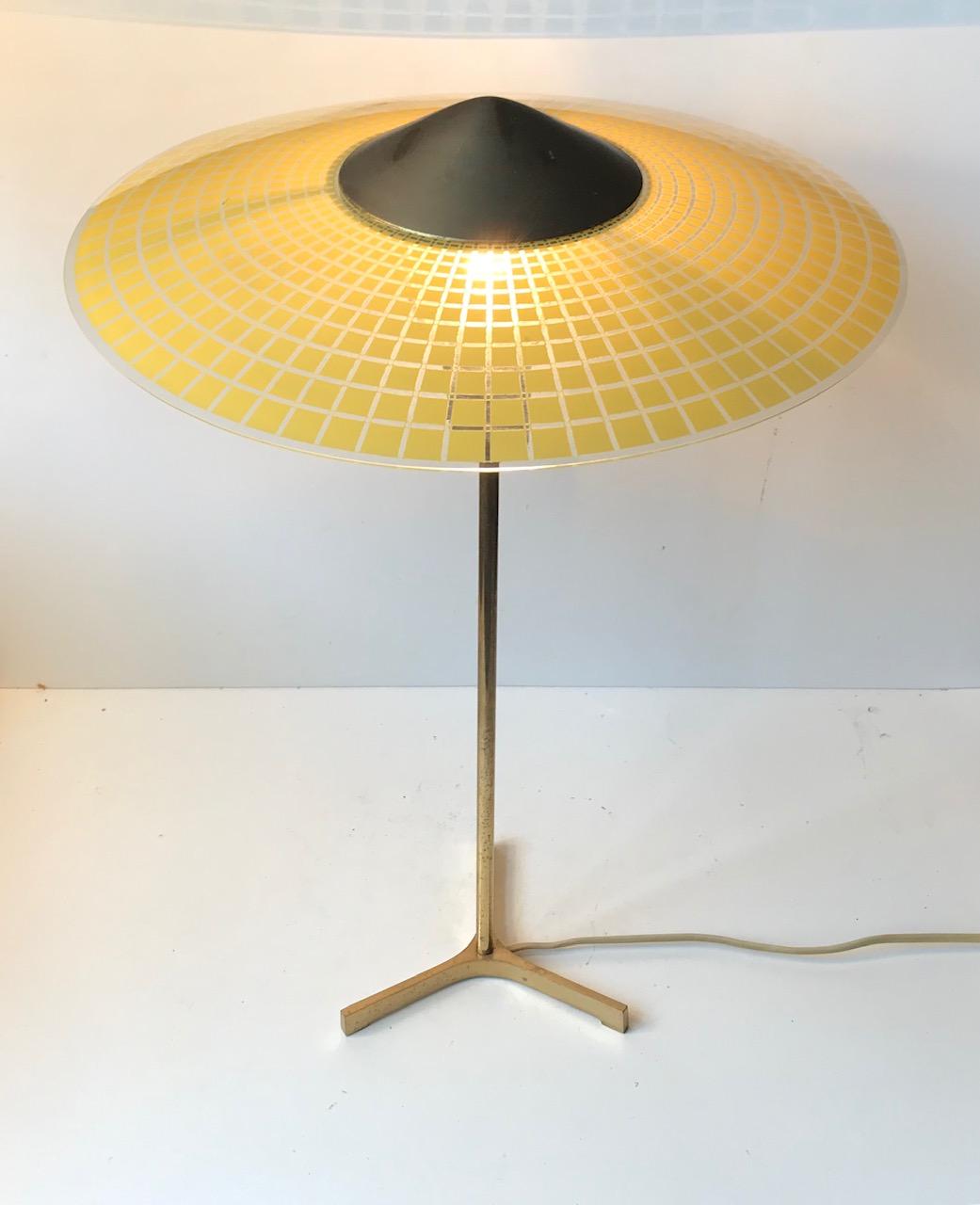 Vintage Tripod Table Lamp in Brass and Checkered Glass, Swiss, circa 1960s For Sale 1