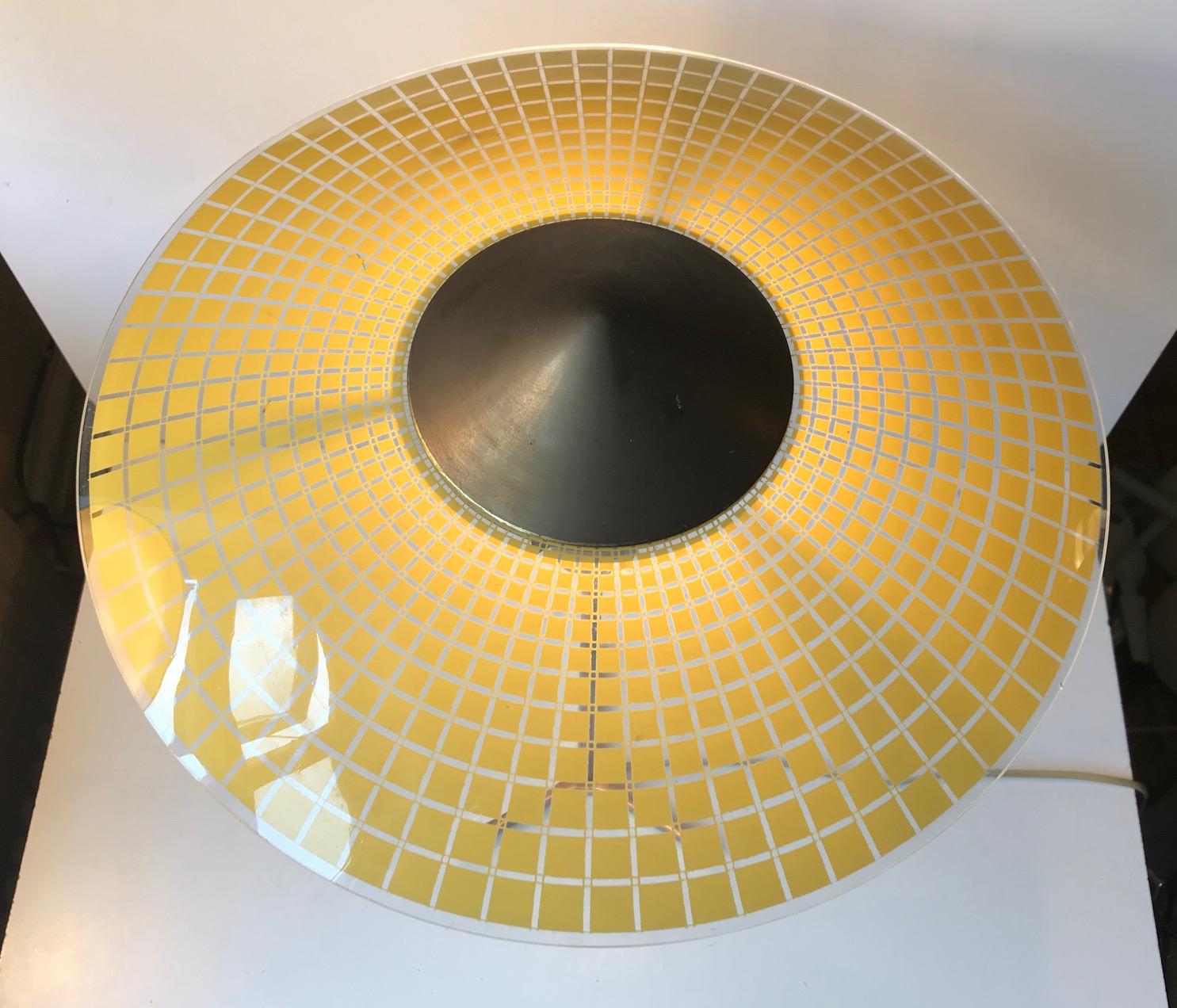 Vintage Tripod Table Lamp in Brass and Checkered Glass, Swiss, circa 1960s For Sale 2