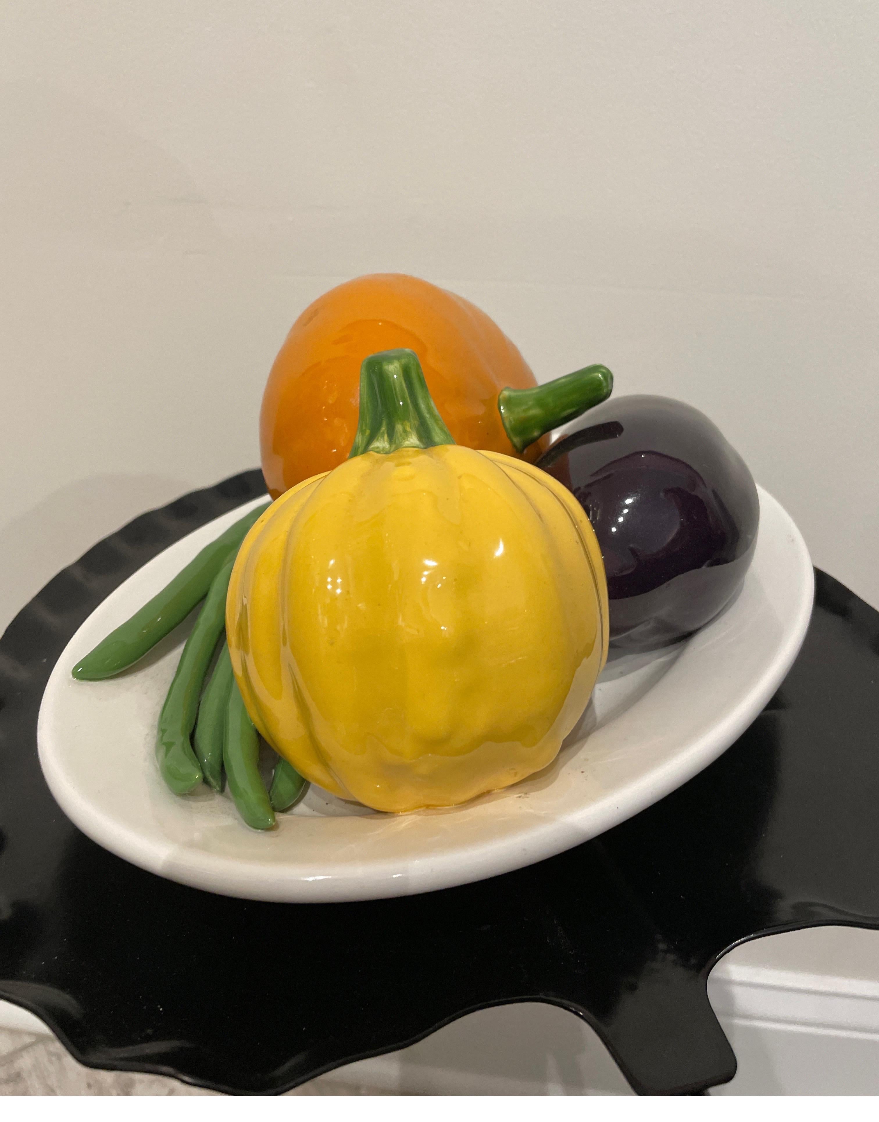 Plat ovale vintage en trompe-l'œil Bon état - En vente à West Palm Beach, FL