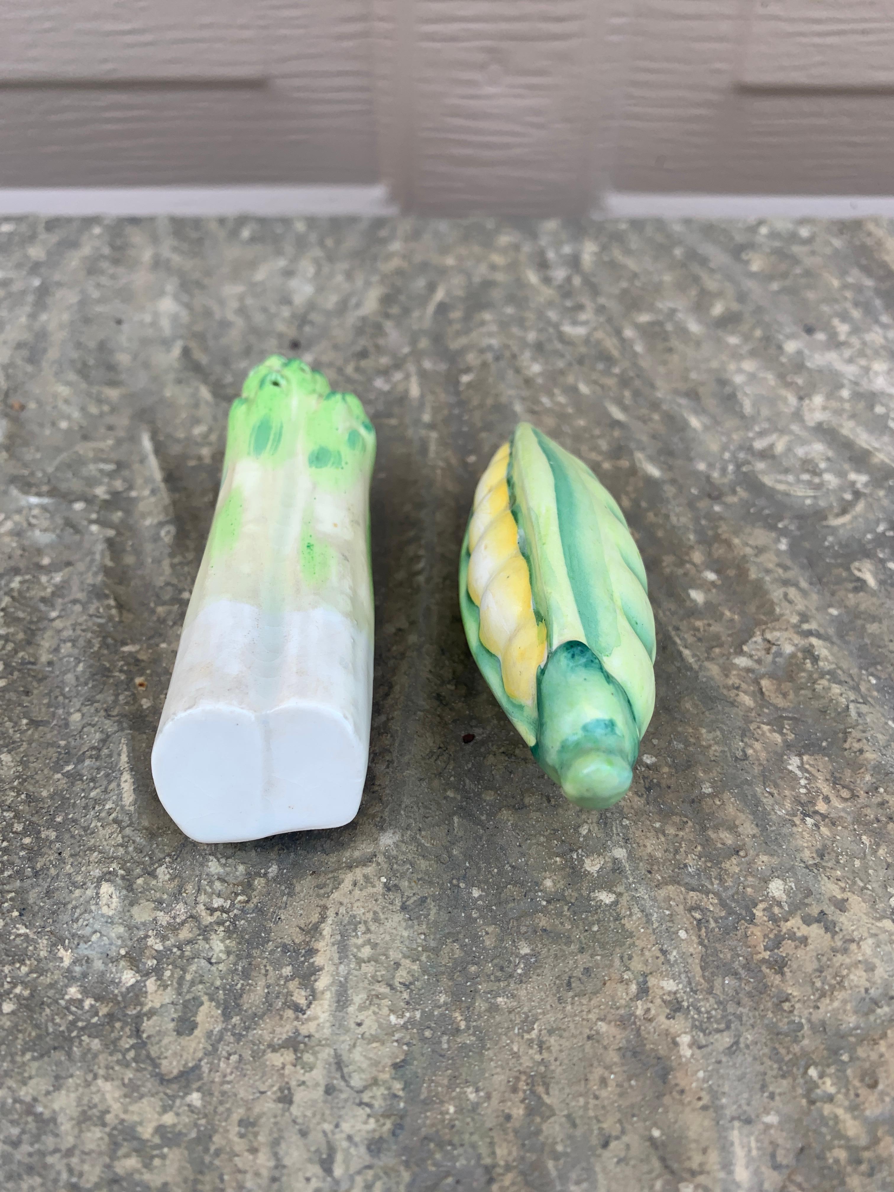Vintage Trompe L'Oeil Ceramic Pea Pod and Asparagus Salt and Pepper Shakers 1