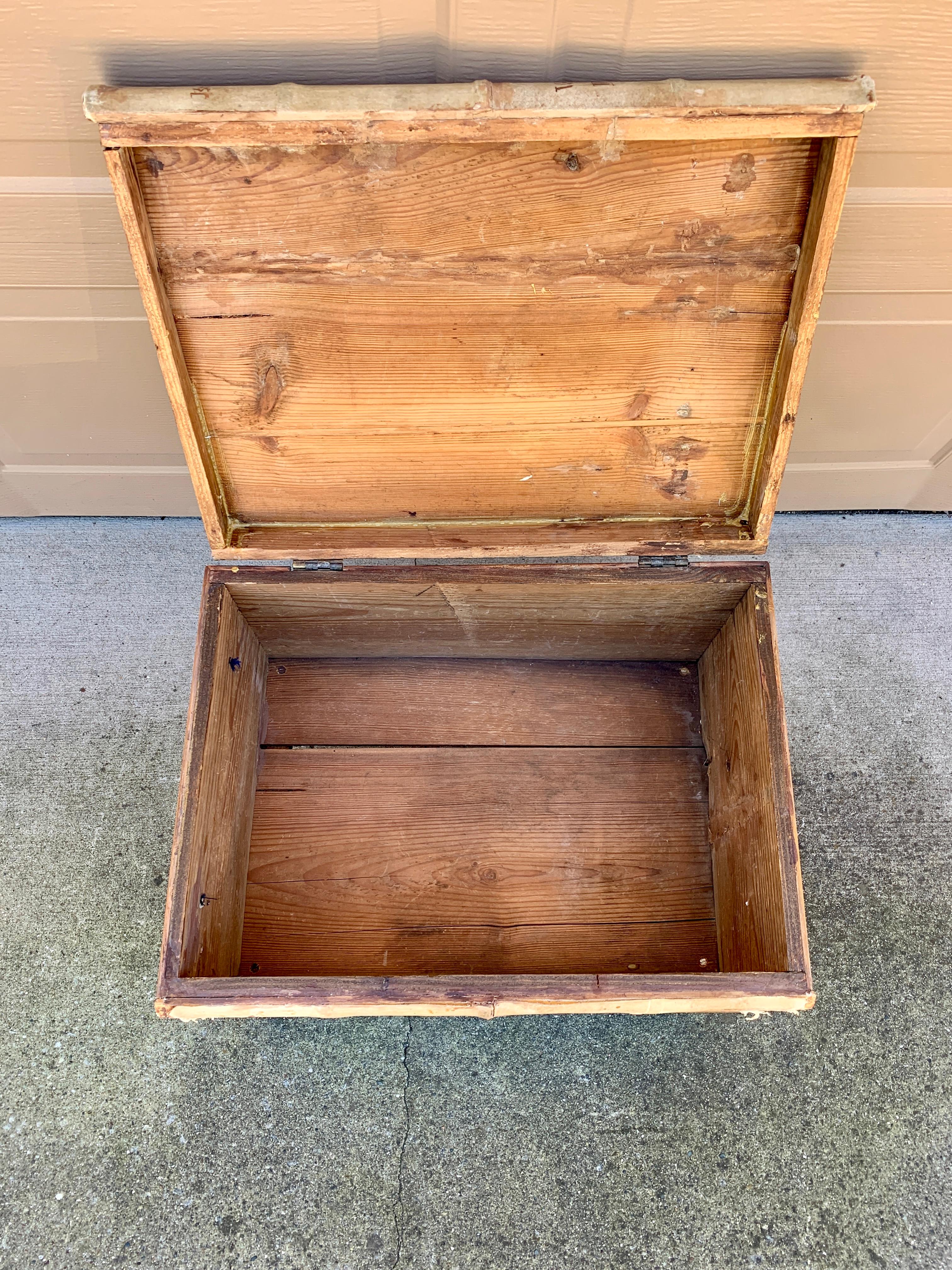 Vintage Trompe l'Oeil Faux Stack of Books Side Table For Sale 6