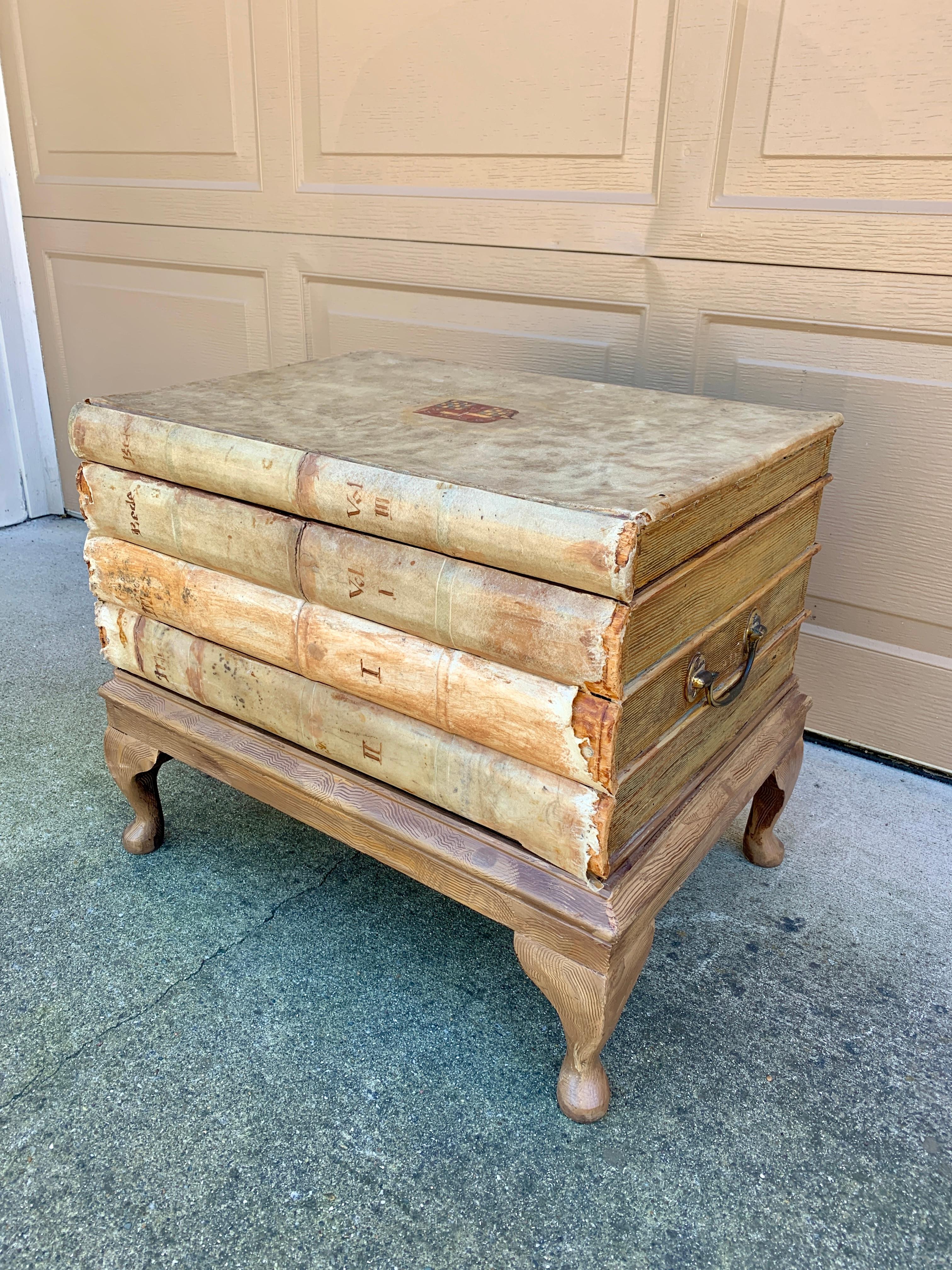 Vintage Trompe l'Oeil Faux Stack of Books Side Table In Good Condition For Sale In Elkhart, IN