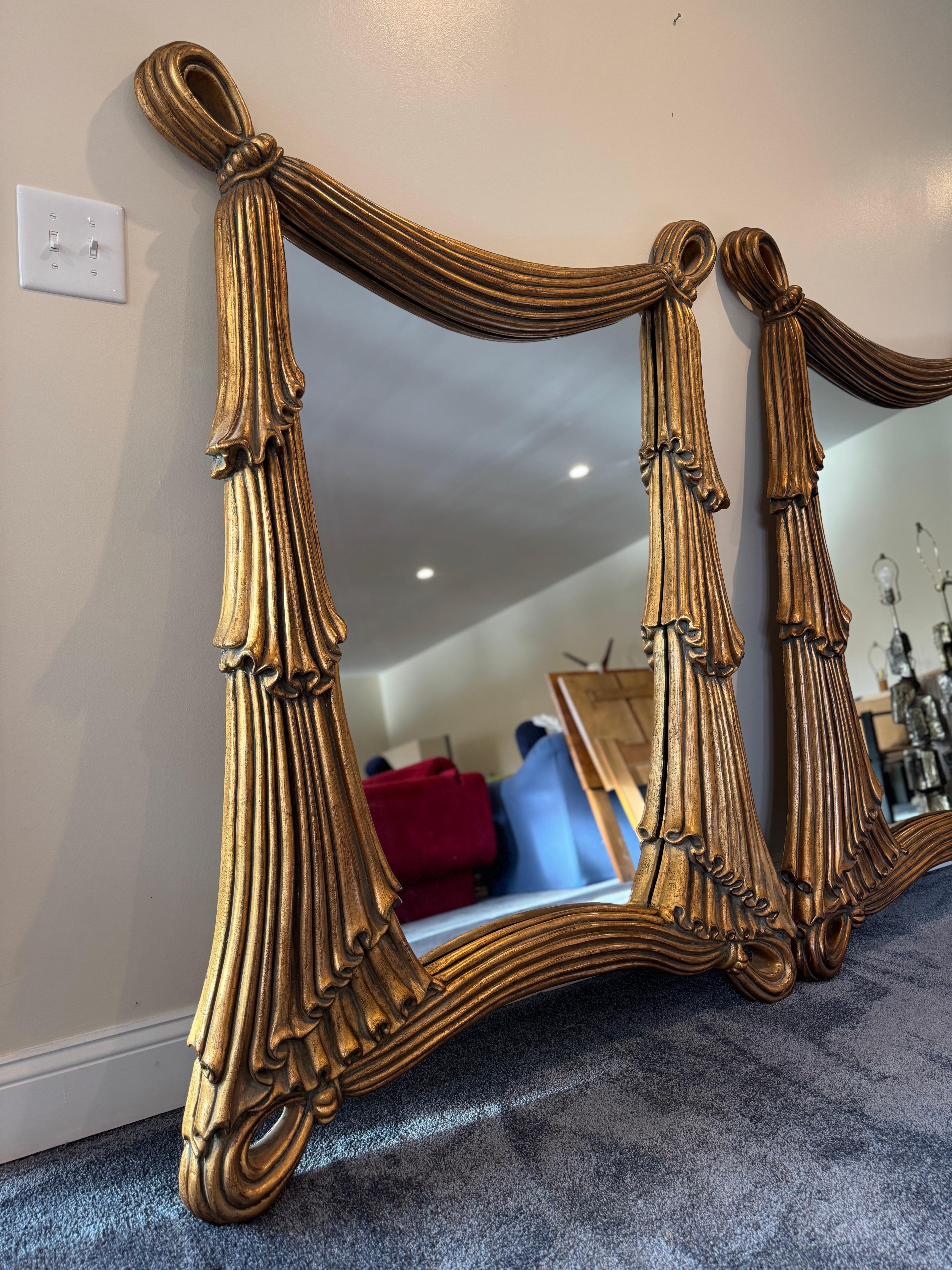 Specchi d'epoca Trompe L'Oeil Hollywood Regency Drape Swag - una coppia in vendita 1