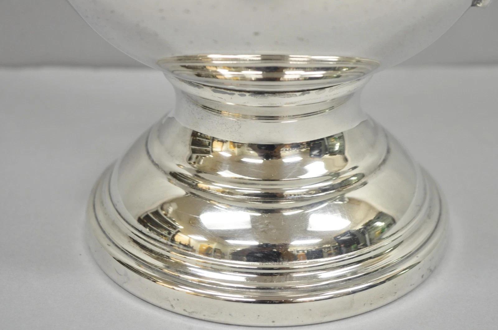 Coppa trofeo vintage placcata in argento Grapevine Bar Champagne Chiller Secchiello per ghiaccio in vendita 3