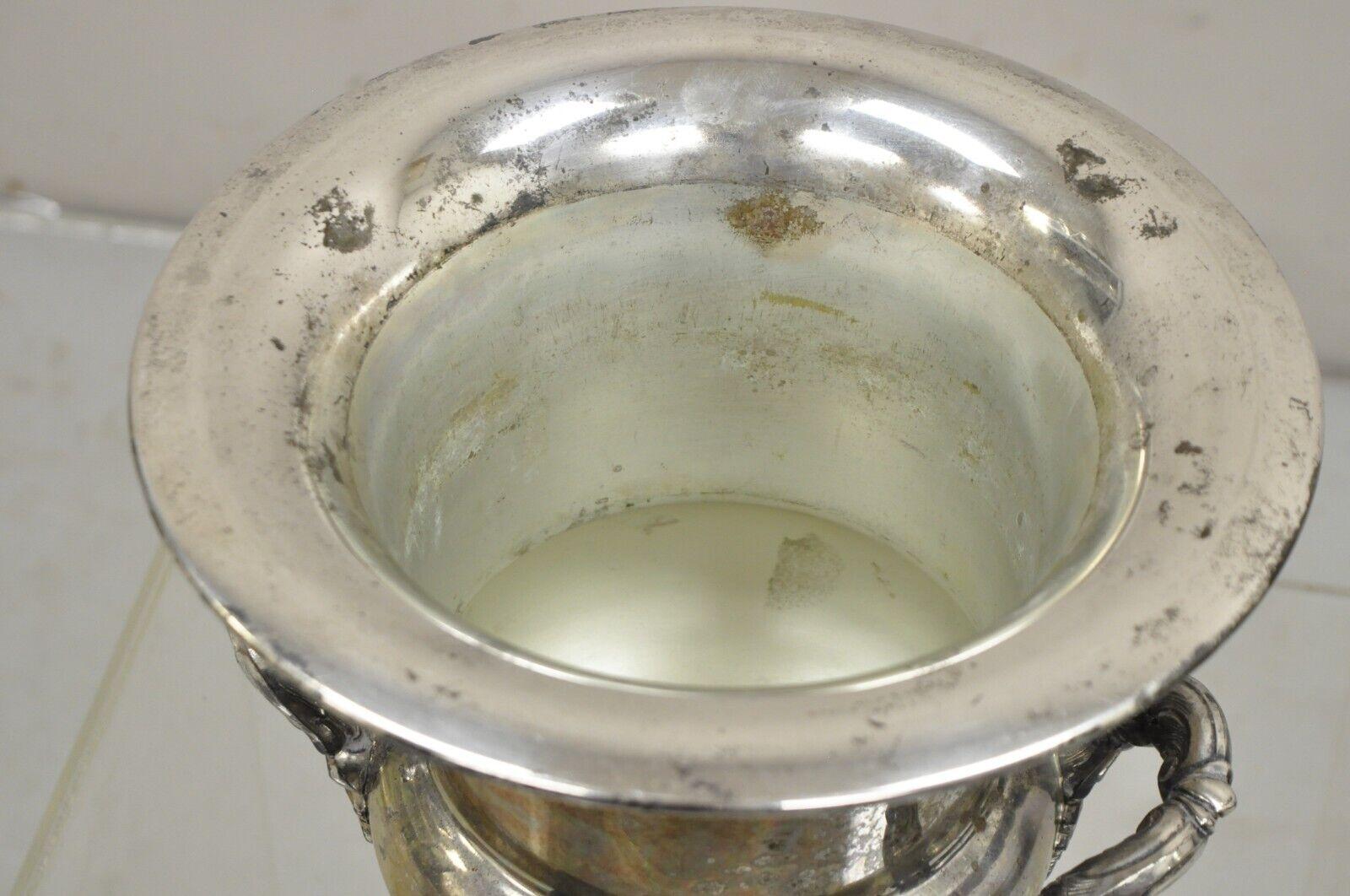 Seau à glace à champagne et champagne en métal argenté usé par Bristol en vente 2
