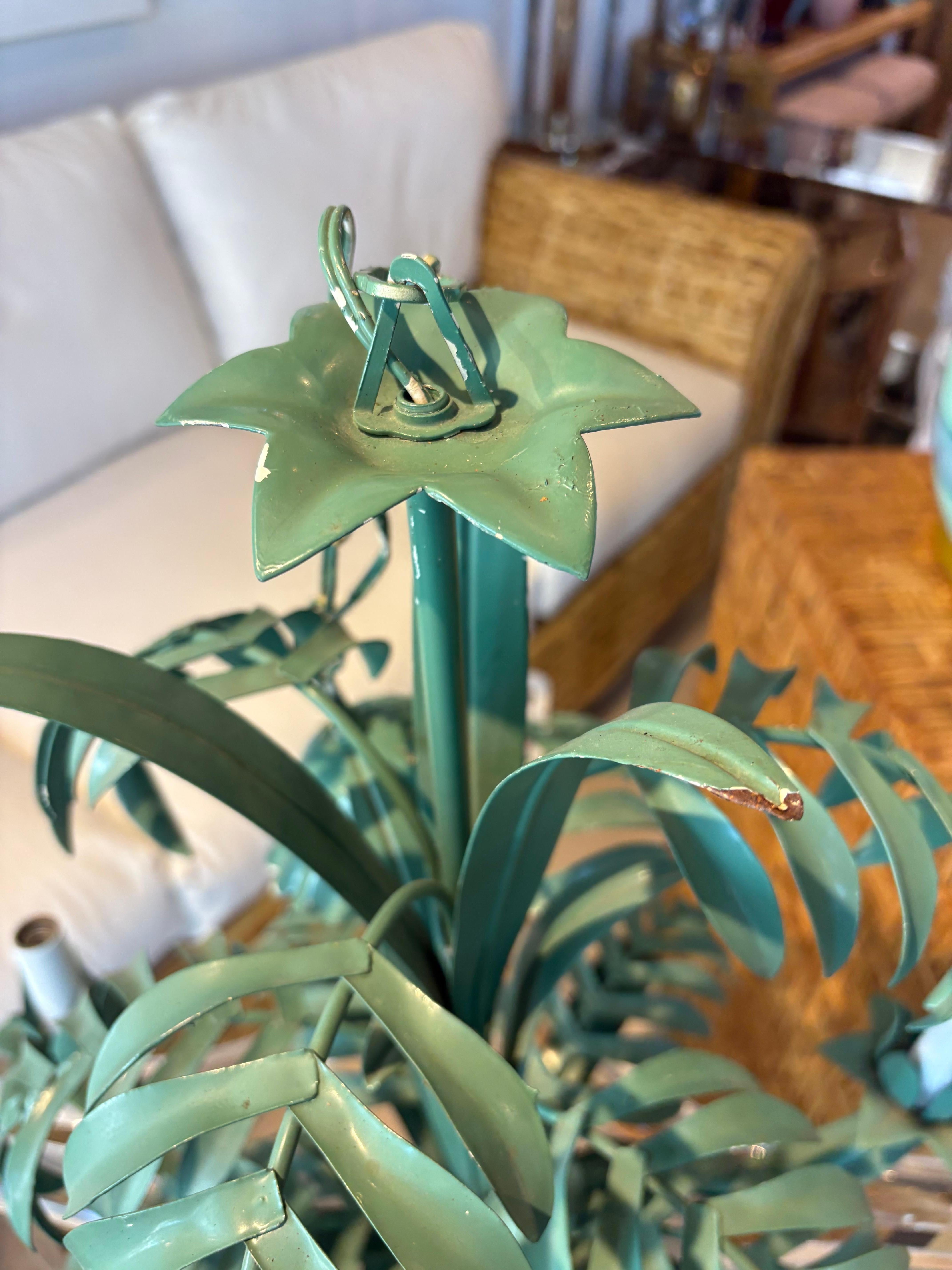 Araña Vintage Tropical Verde Tole Metal Palm Beach Leaf 5 Light Coastal Estadounidense en venta