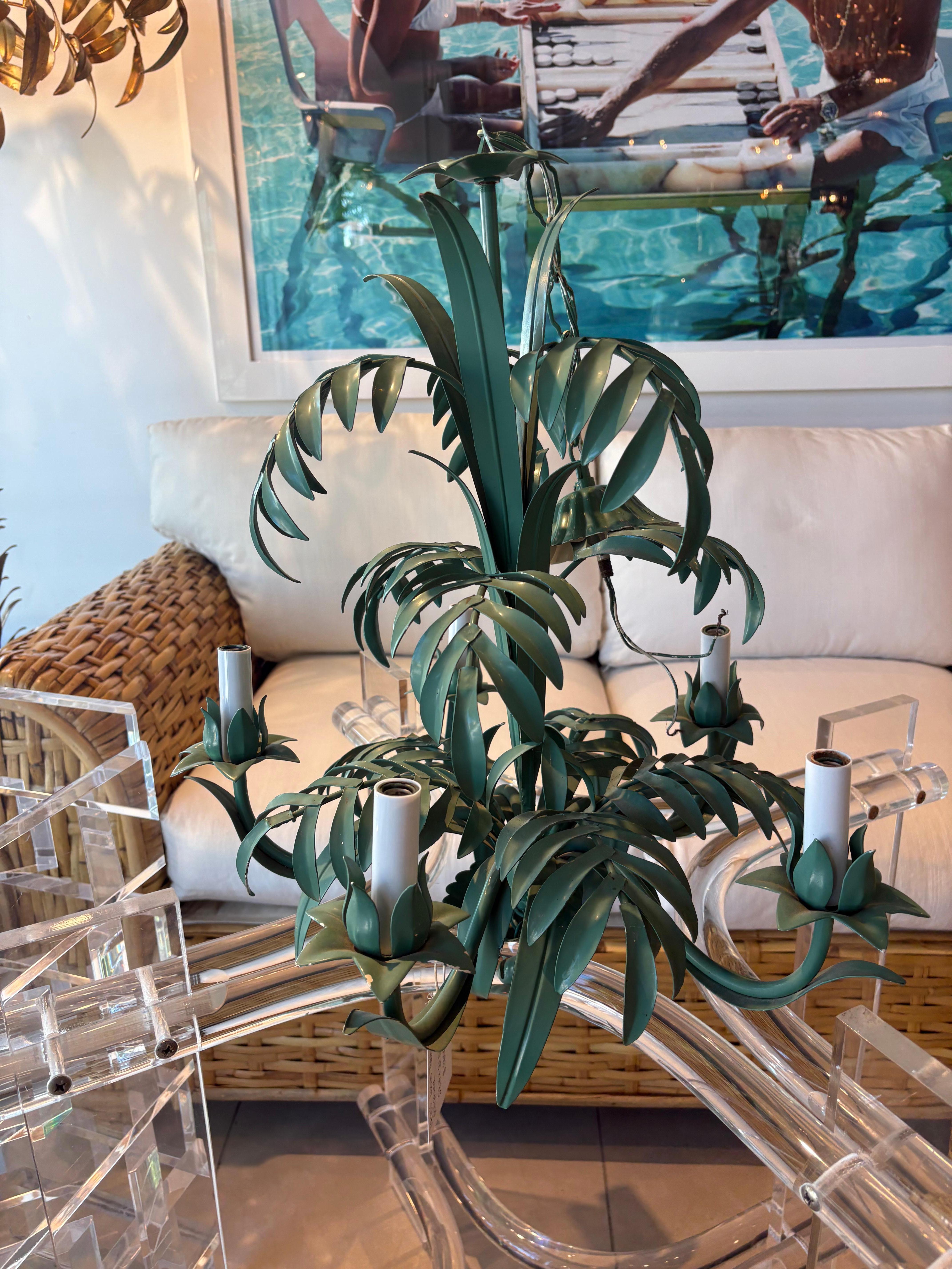 Araña Vintage Tropical Verde Tole Metal Palm Beach Leaf 5 Light Coastal en venta 1