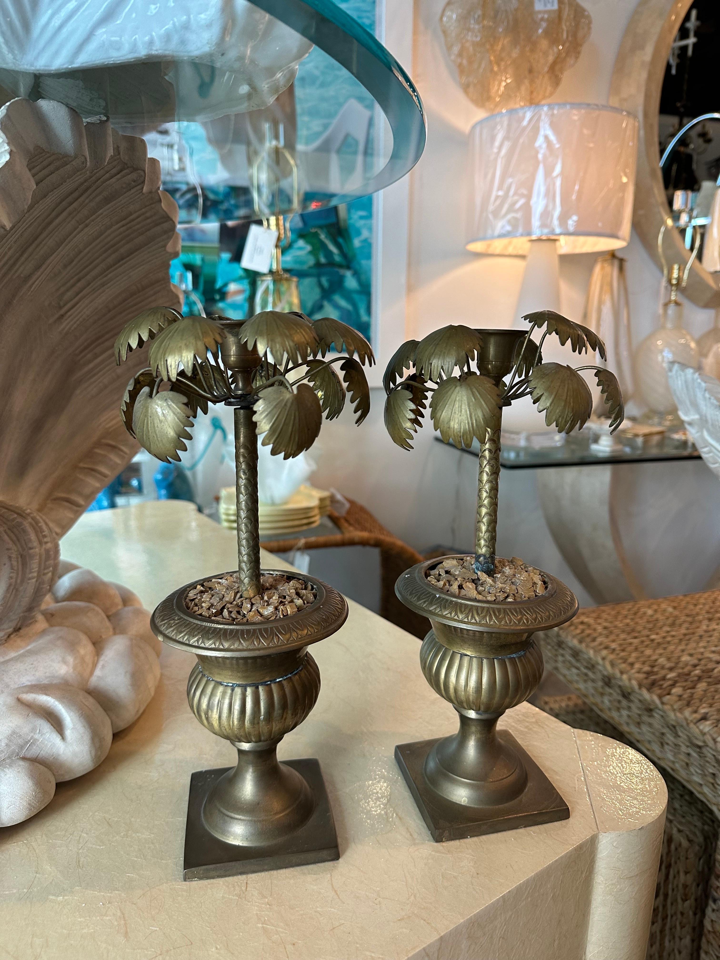 Vintage Tropical Pair of Brass Urn Palm Tree Leaf Leaves Candle Stick Holders  In Good Condition For Sale In West Palm Beach, FL