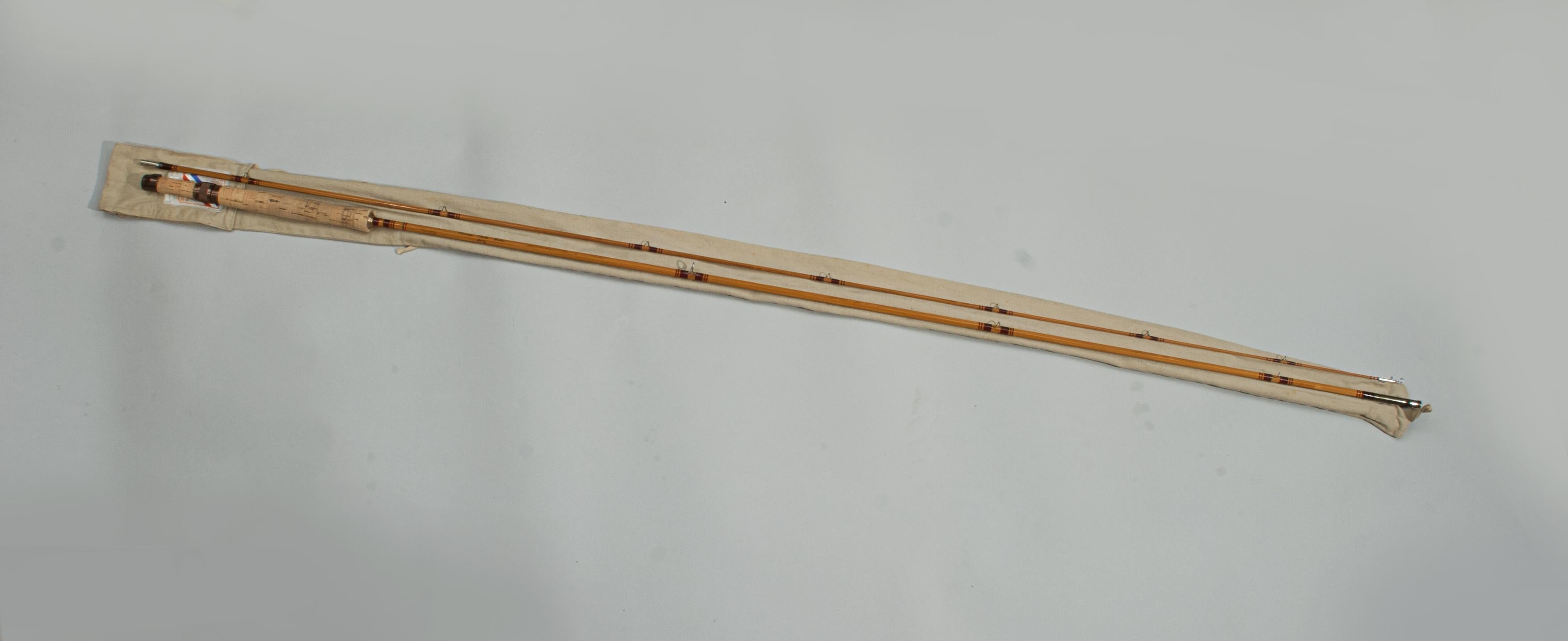 Vintage Trout Fishing Fly Rod by Pezon Et Michel In Good Condition For Sale In Oxfordshire, GB