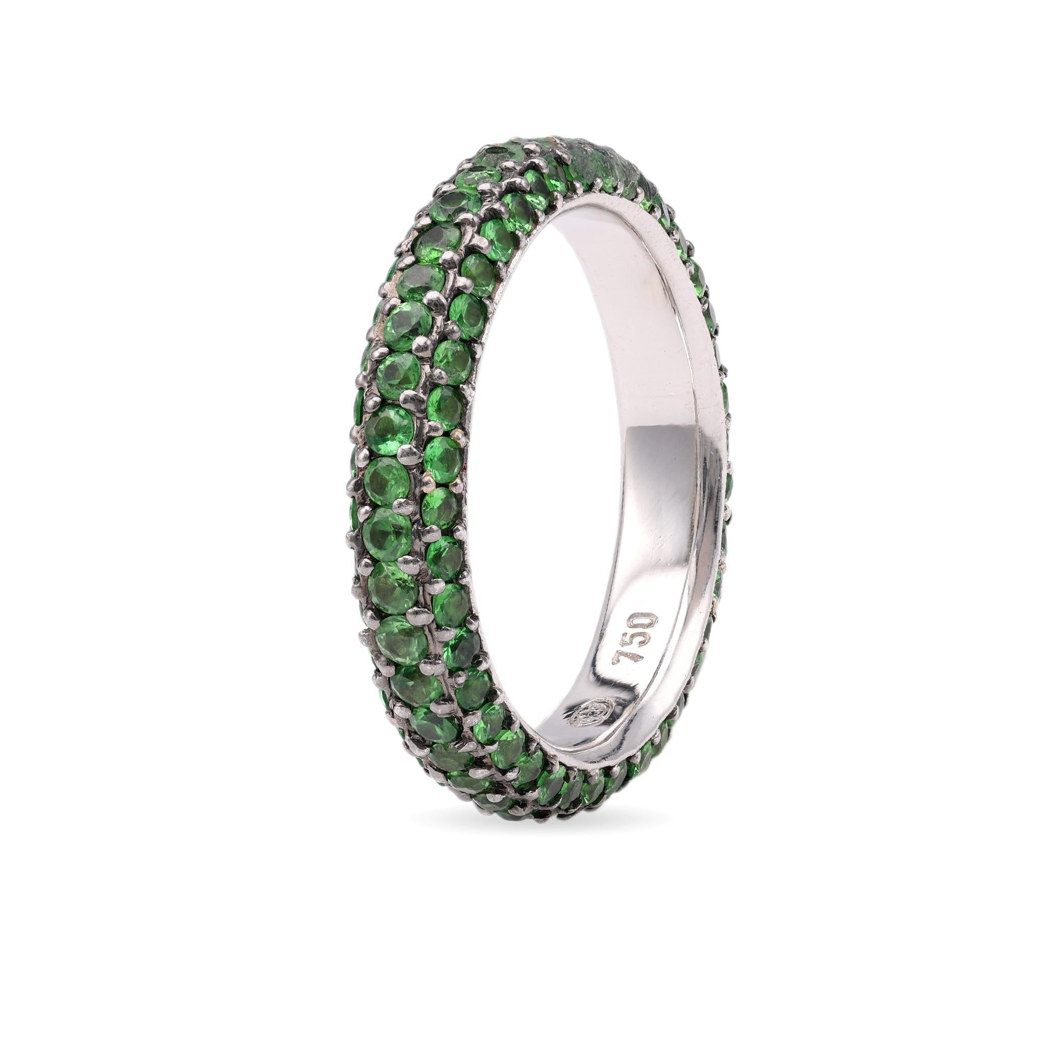 Vintage Tsavorite Garnet 18k White Gold Eternity Band In Excellent Condition For Sale In Beverly Hills, CA