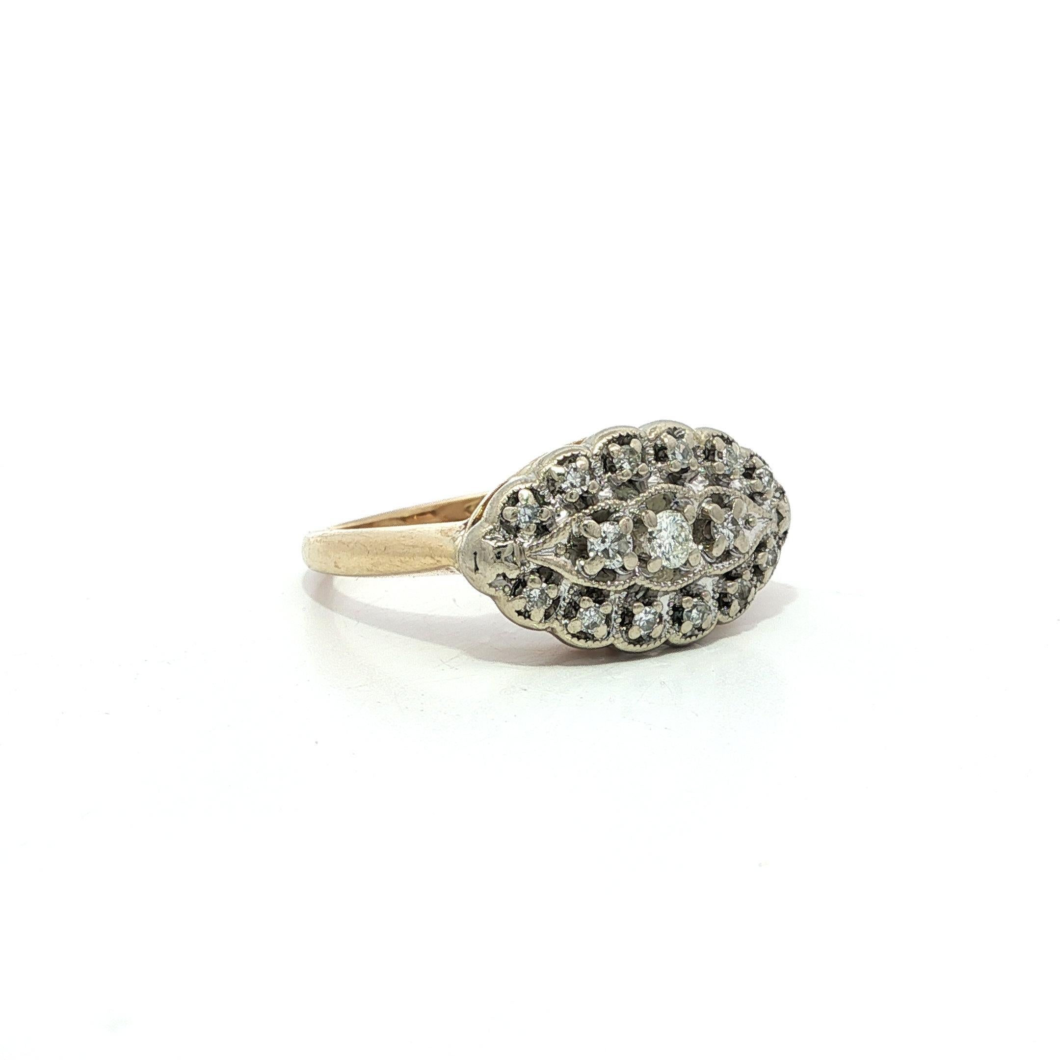 Vintage TT Gold 0,30ctw Diamant Filigran geätzte Arbeit Marquise Form Abendessen Ring im Zustand „Gut“ im Angebot in Montclair, NJ