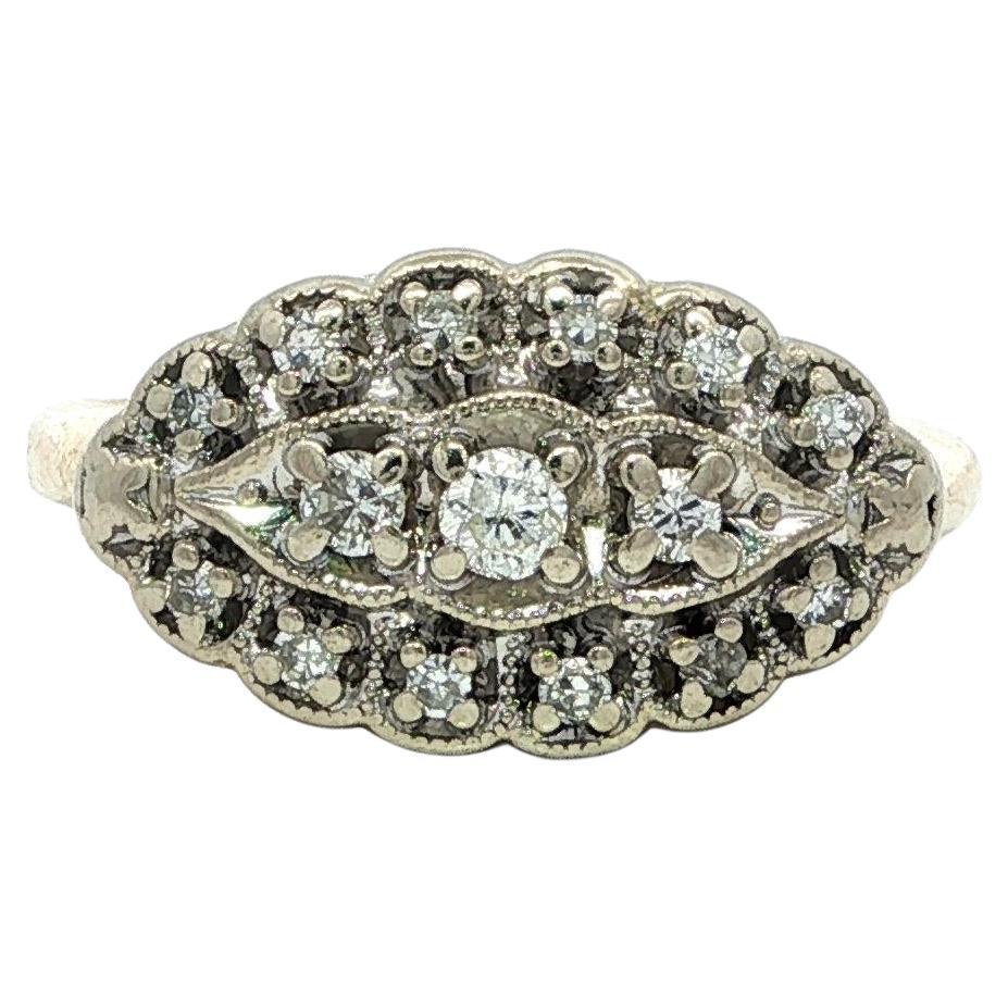 Vintage TT Gold 0,30ctw Diamant Filigran geätzte Arbeit Marquise Form Abendessen Ring im Angebot