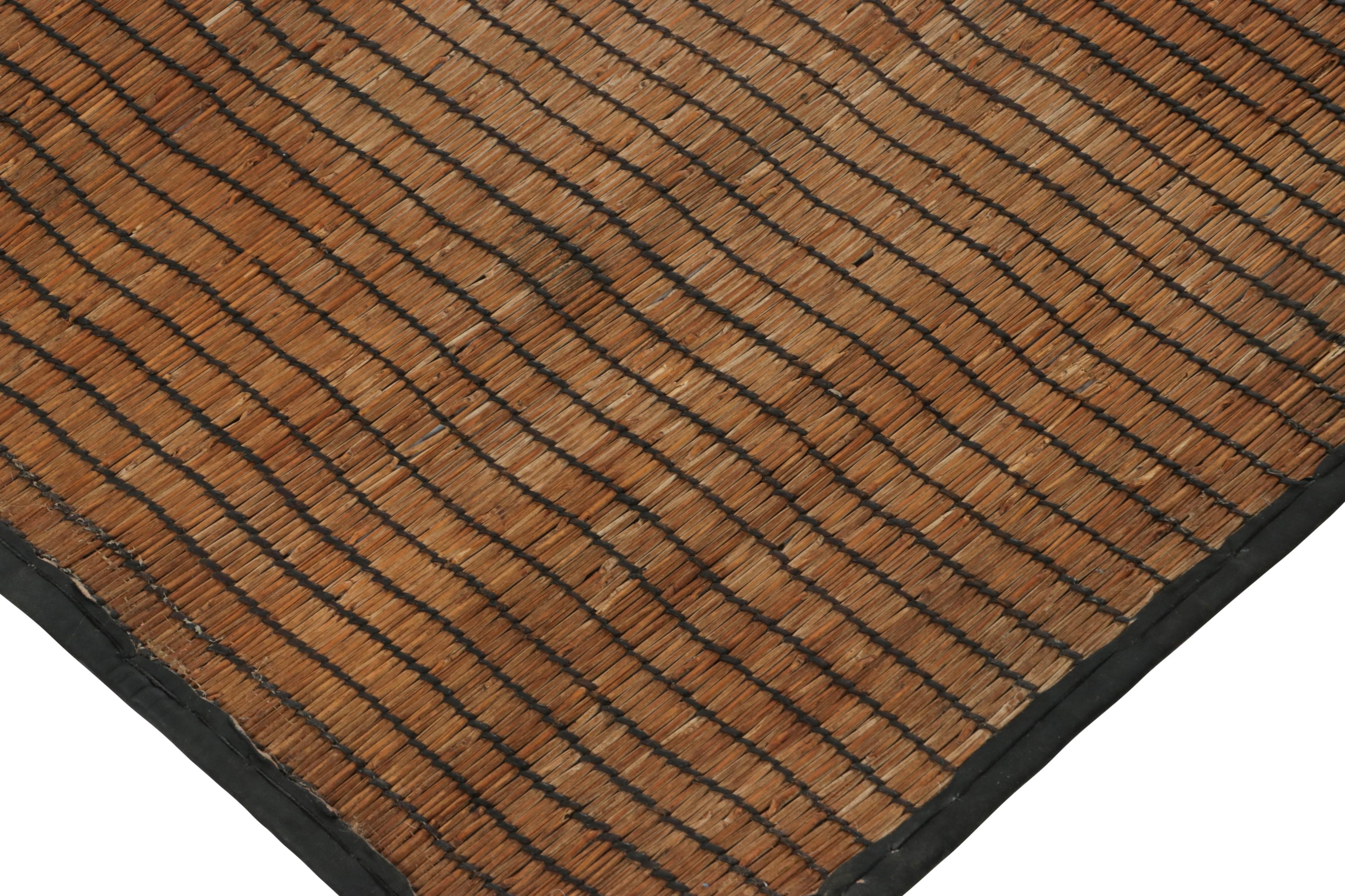 Metà XIX secolo Tappeto Tuareg vintage, motivi a strisce marroni e beige - Rug & Kilim in vendita