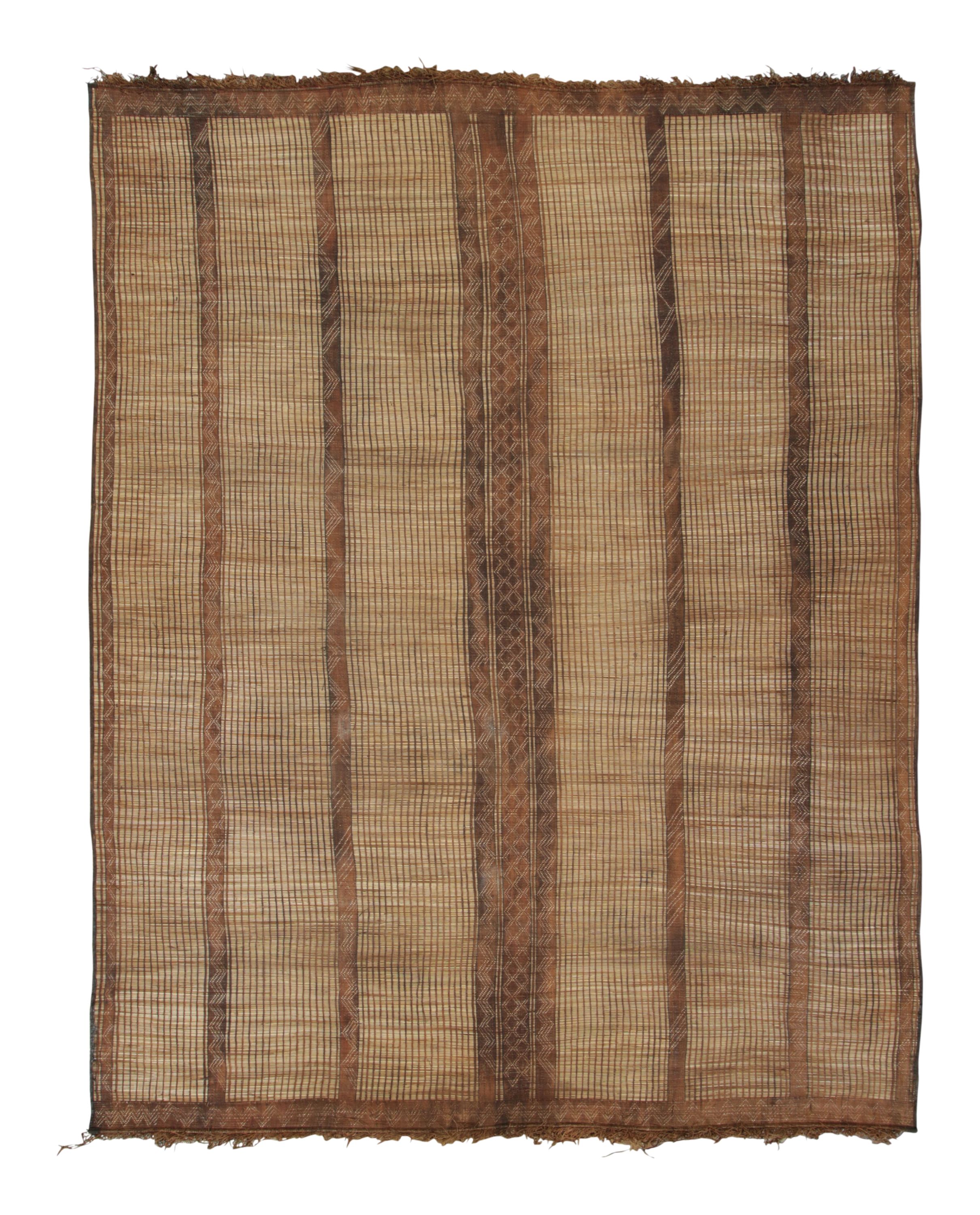 Alfombra Tuareg Vintage con Diseño de Rayas Tonalizadas en Beige y Marrón - Rug & Kilim