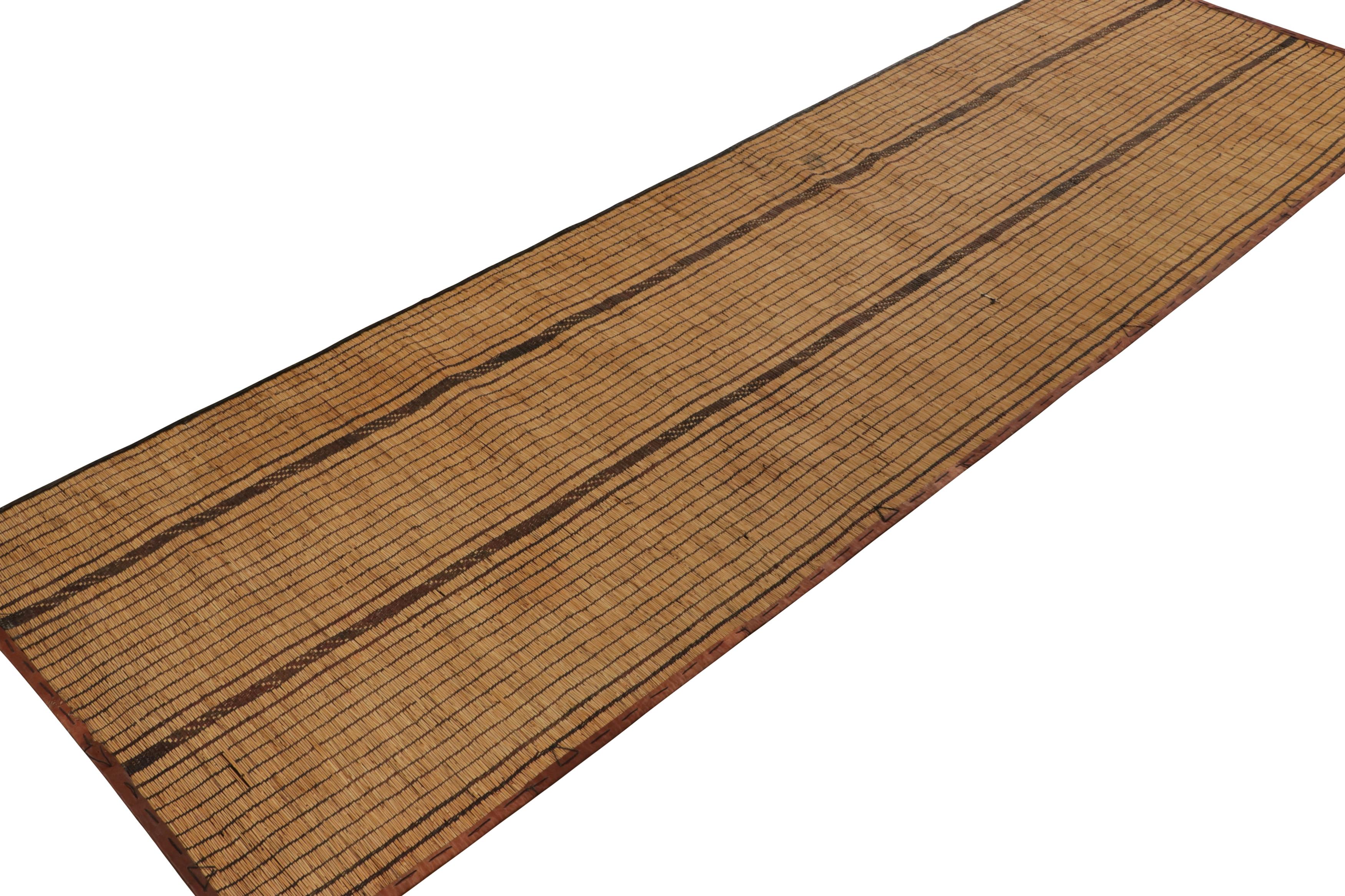 Vintage Tuareg-Läufermatte, Gold mit sattbraunen Lederstreifen - Rug & Kilim (Mauretanisch) im Angebot