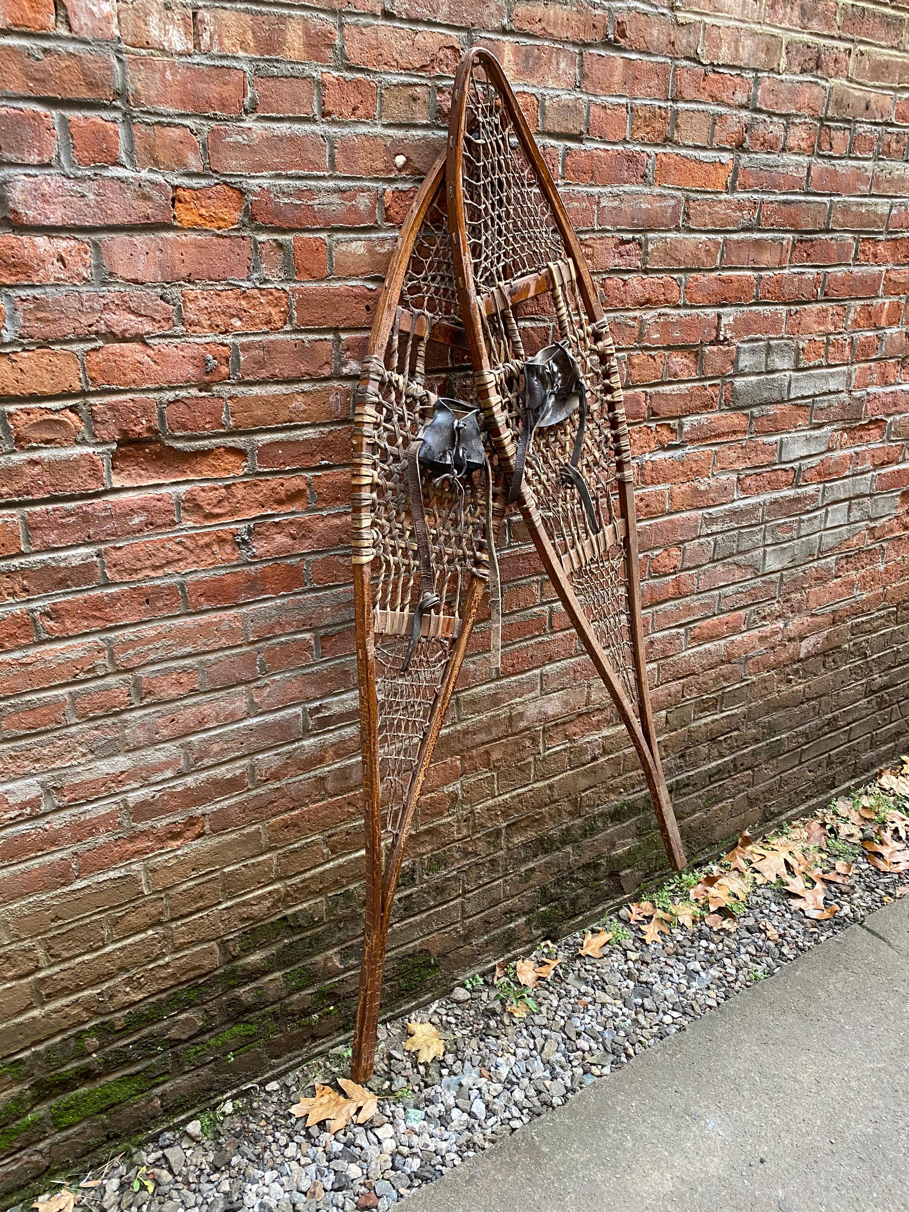 Vintage Tubbs Maine Snow Shoes In Fair Condition In Garnerville, NY