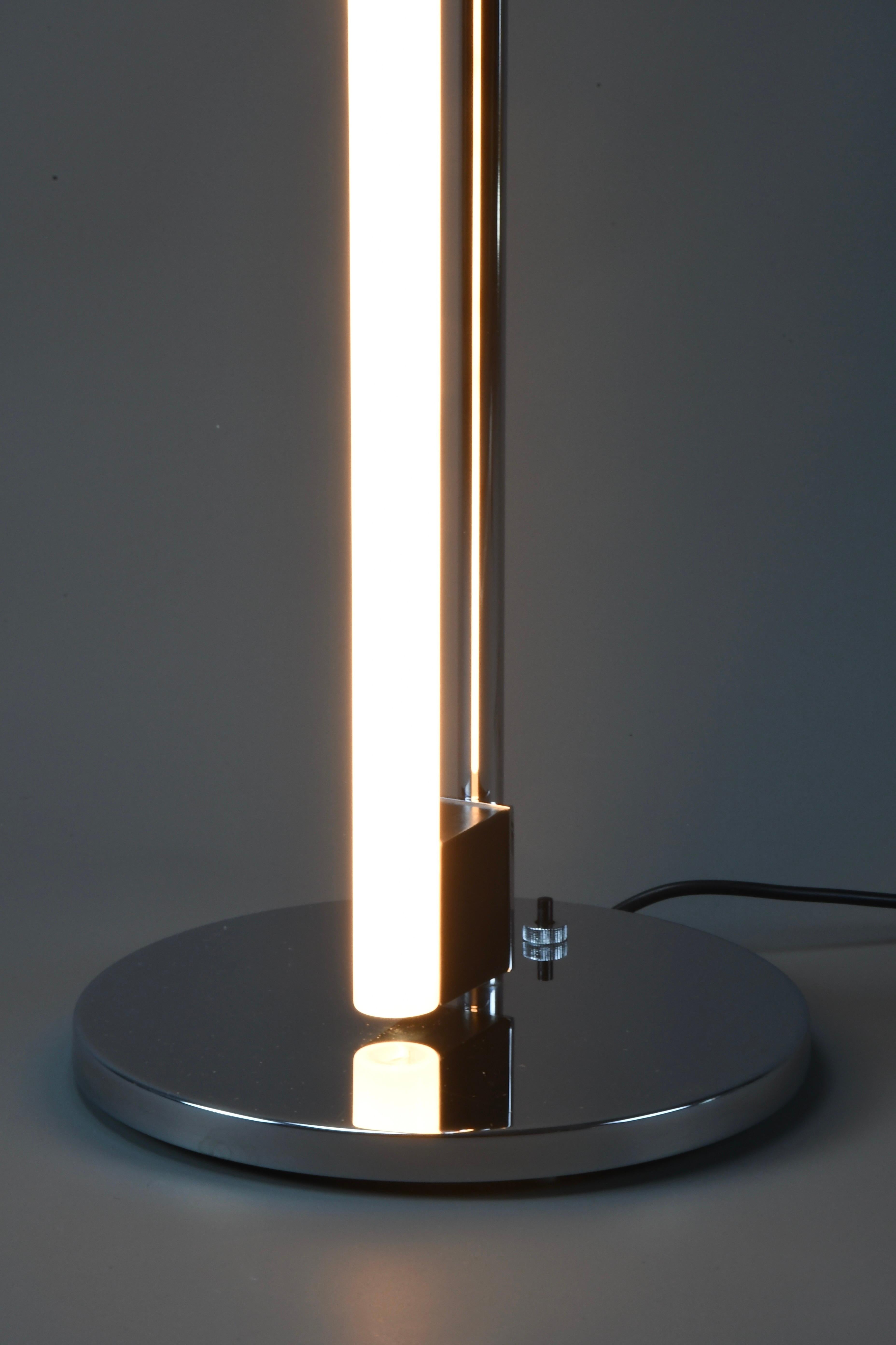 Lámpara de pie vintage Tube Light de Eileen Gray en venta 3