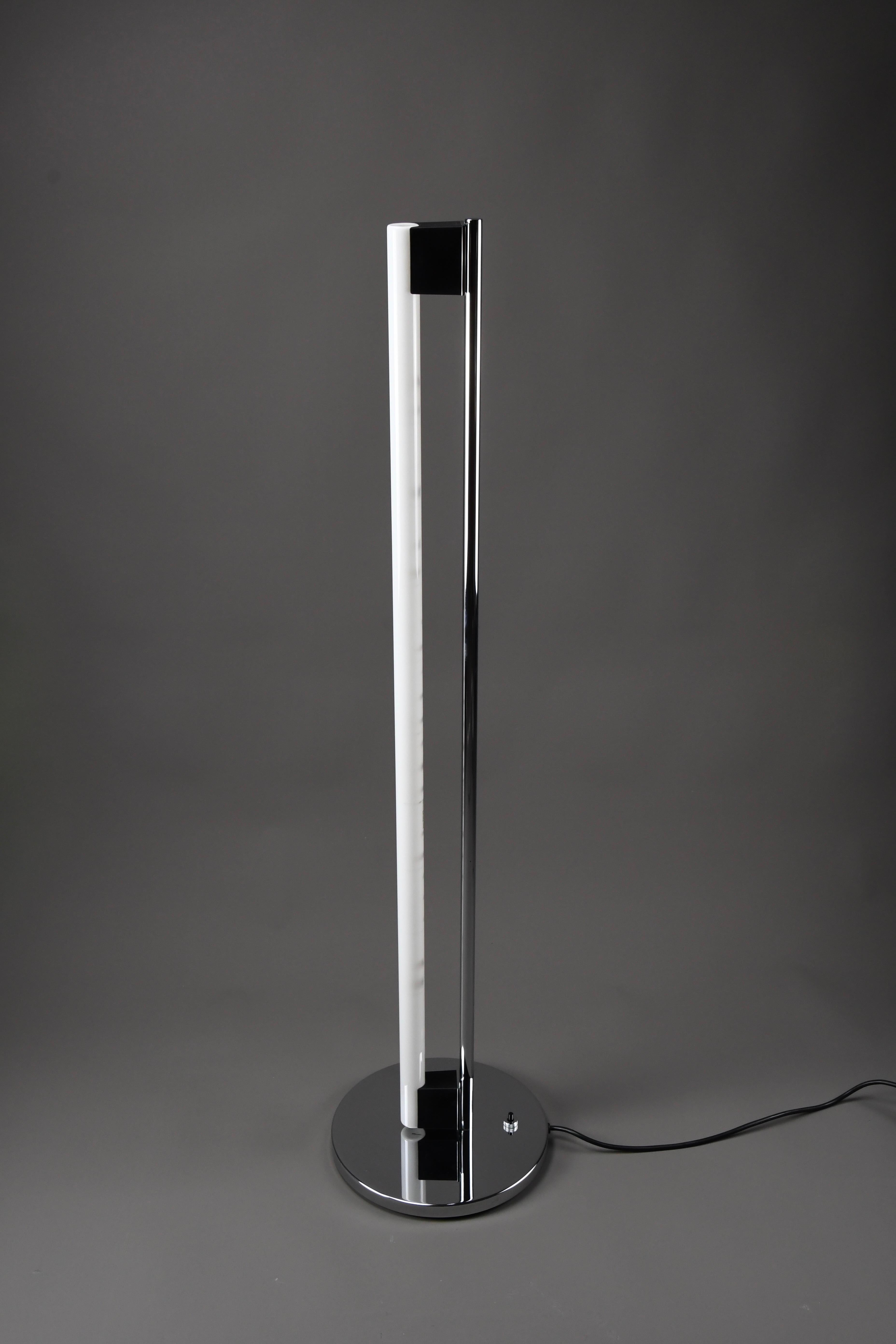 Icono de diseño: la lámpara de pie Tube Light de Eileen Gray para ClassiCon

El minimalismo se une al modernismo en la intemporal Lámpara de pie Tube Light, una pieza escultural diseñada por Eileen Gray en 1927 y llevada a la vida por ClassiCon