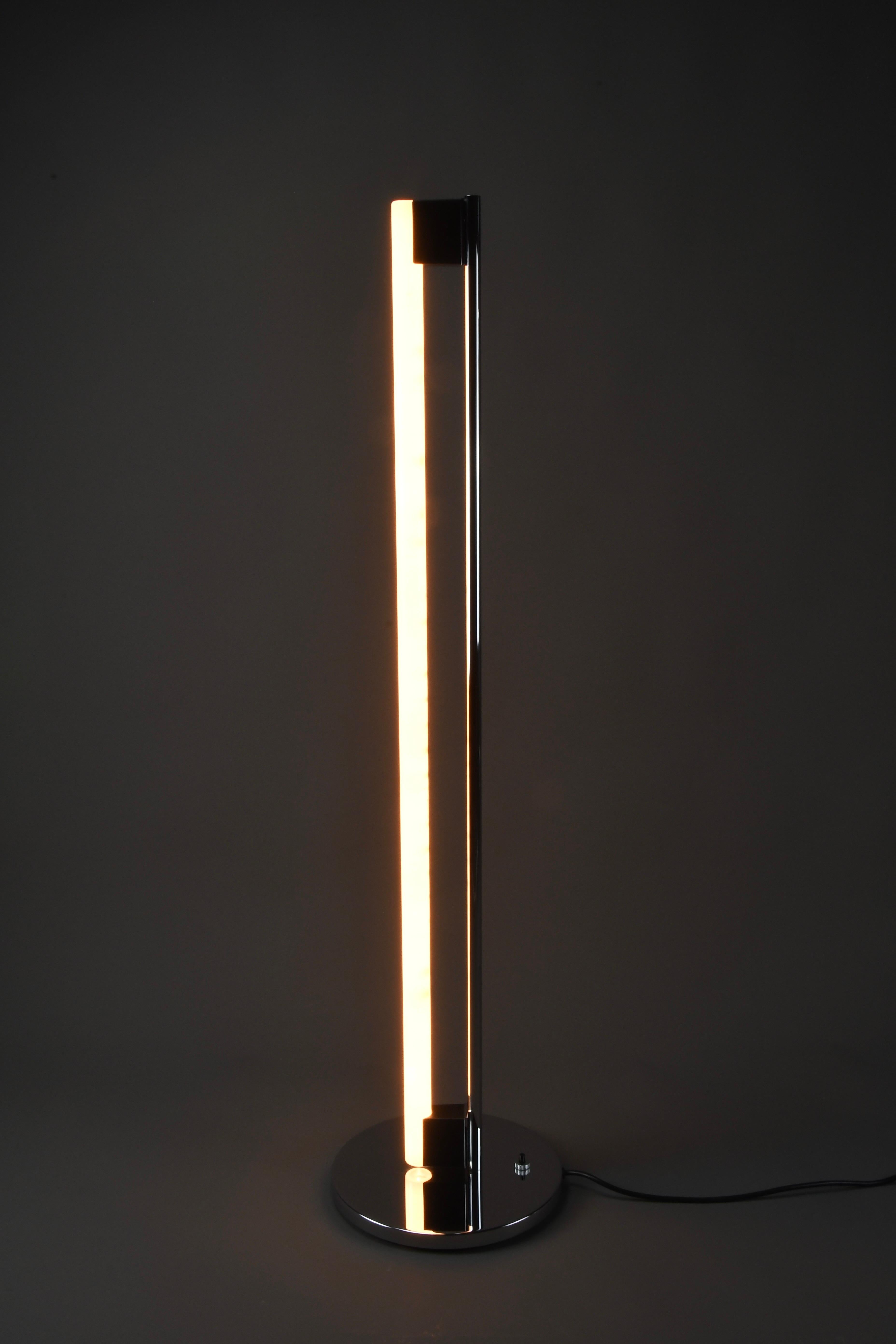 Lámpara de pie vintage Tube Light de Eileen Gray en Bueno estado para la venta en Weesp, NL
