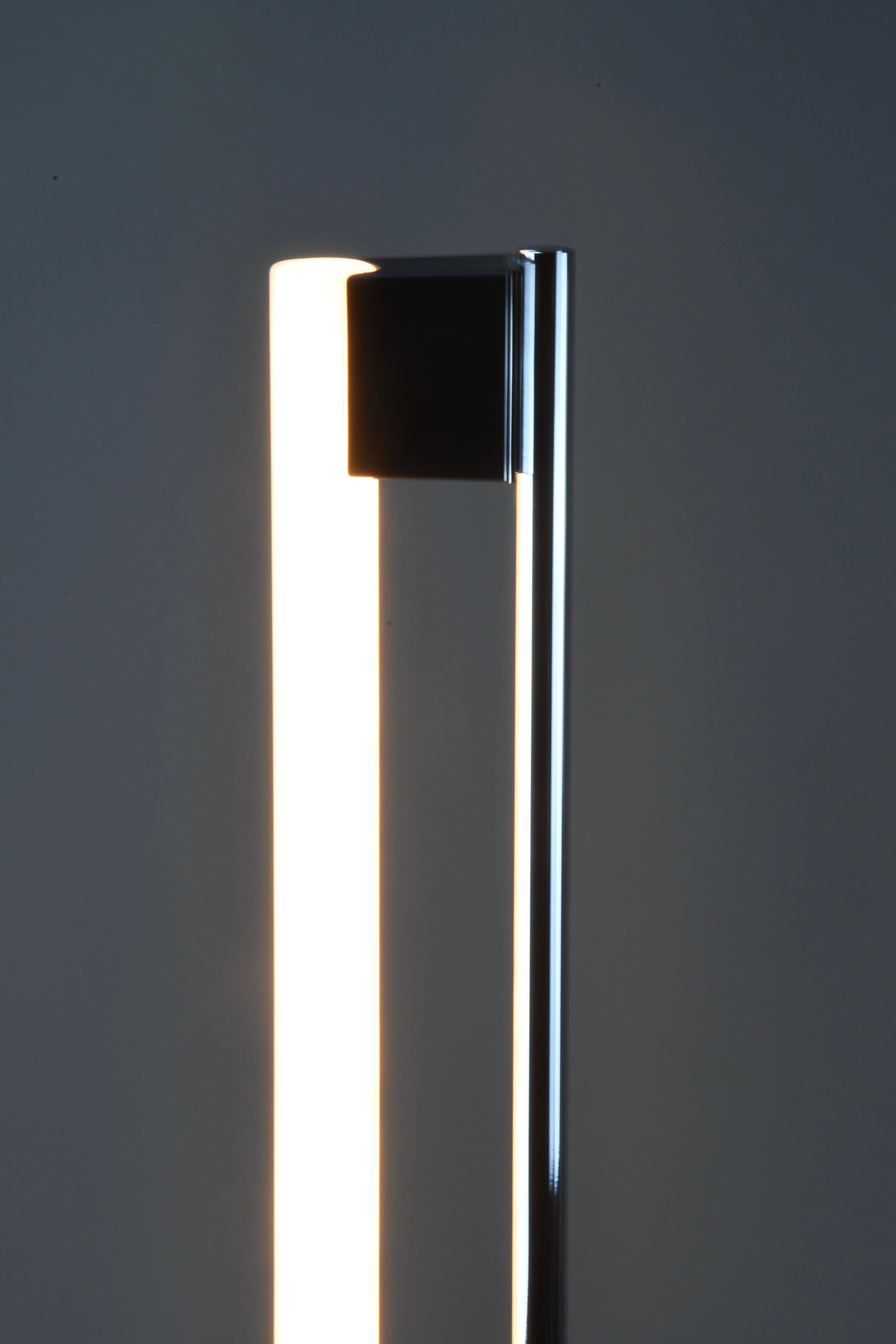 Lámpara de pie vintage Tube Light de Eileen Gray finales del siglo XX en venta