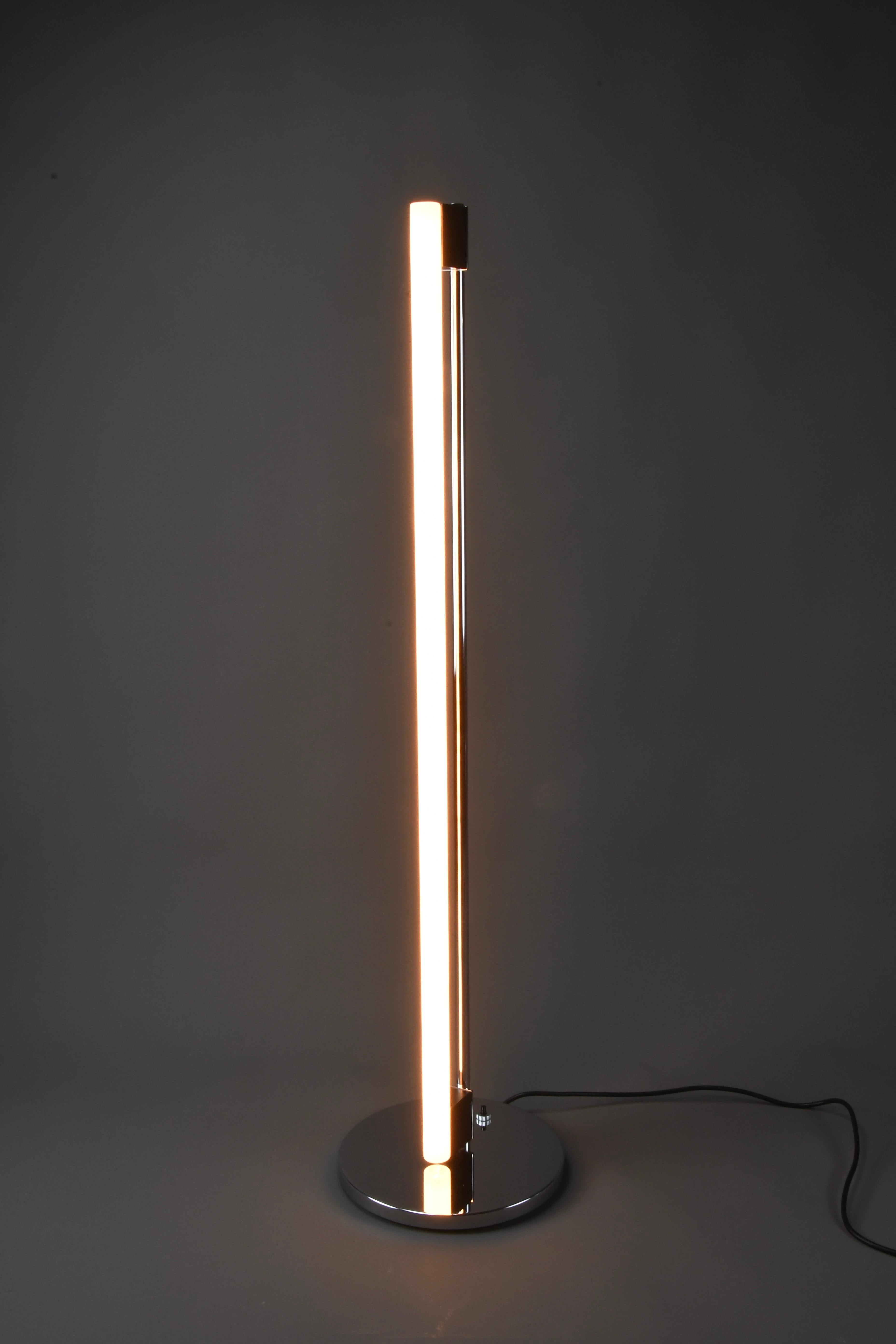 Lámpara de pie vintage Tube Light de Eileen Gray Vidrio en venta