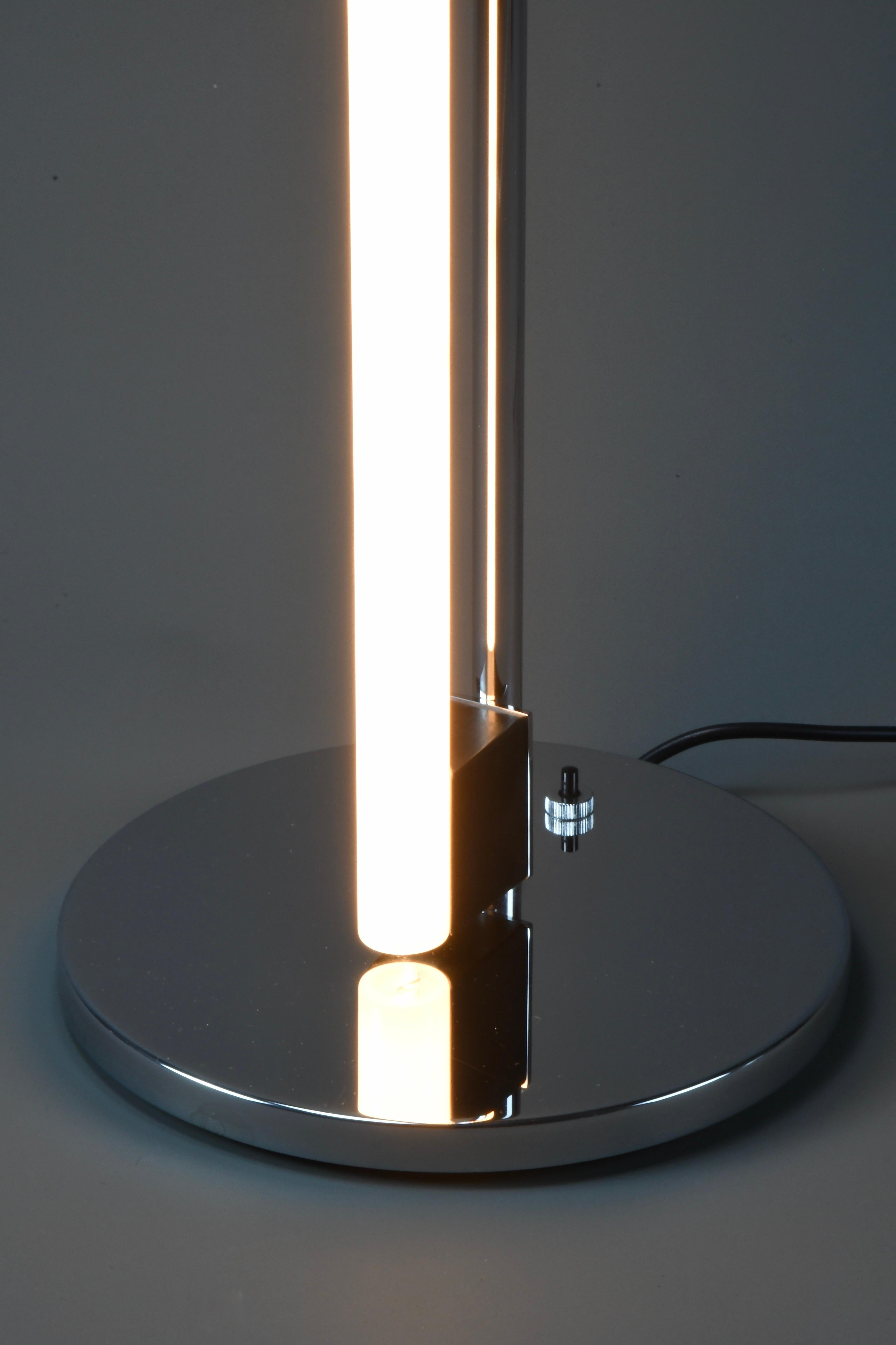 Lámpara de pie vintage Tube Light de Eileen Gray en venta 2