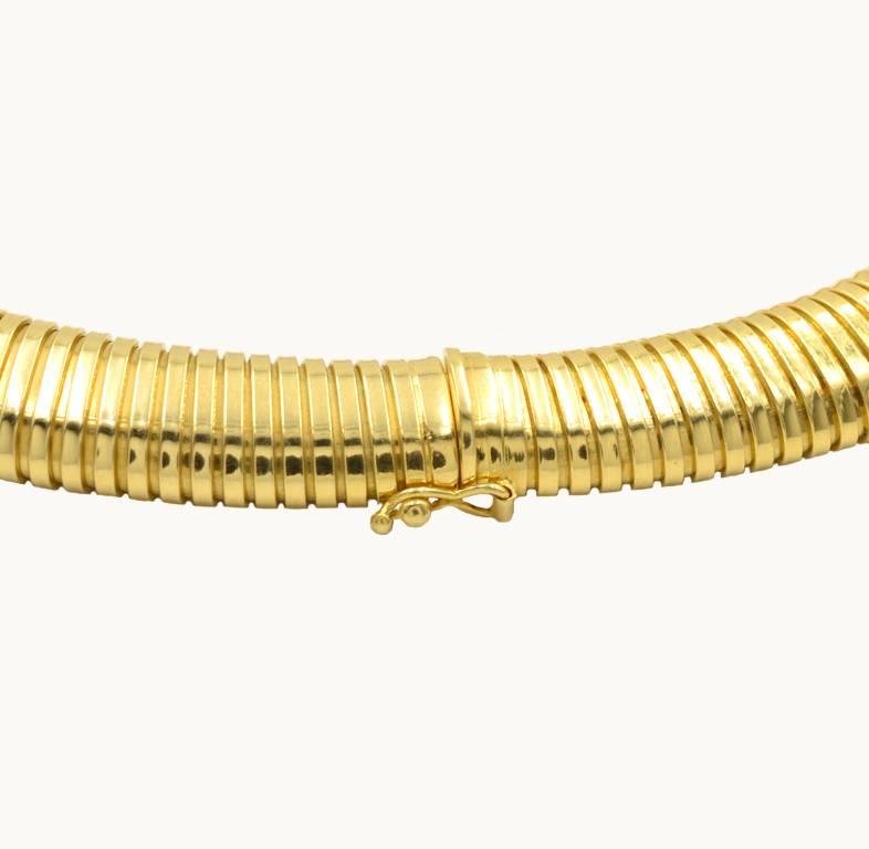 Vintage Tubogas Omega Chain 18 Karat Gold Choker Necklace In Excellent Condition In Los Angeles, CA