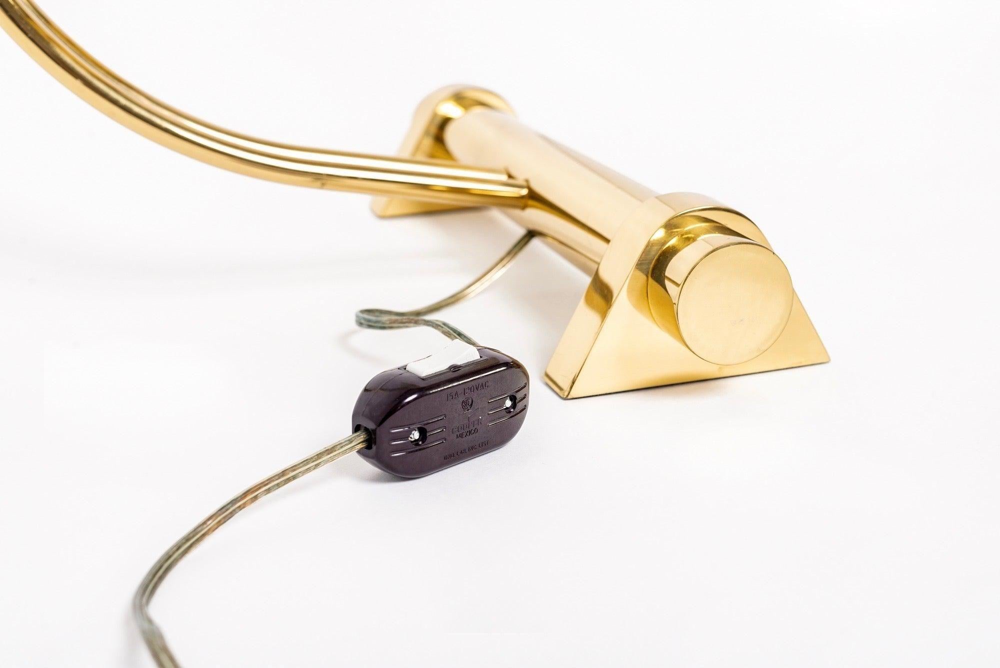 Lámpara de sobremesa vintage de latón tubular de Casella Lighting, años 70 en venta 1