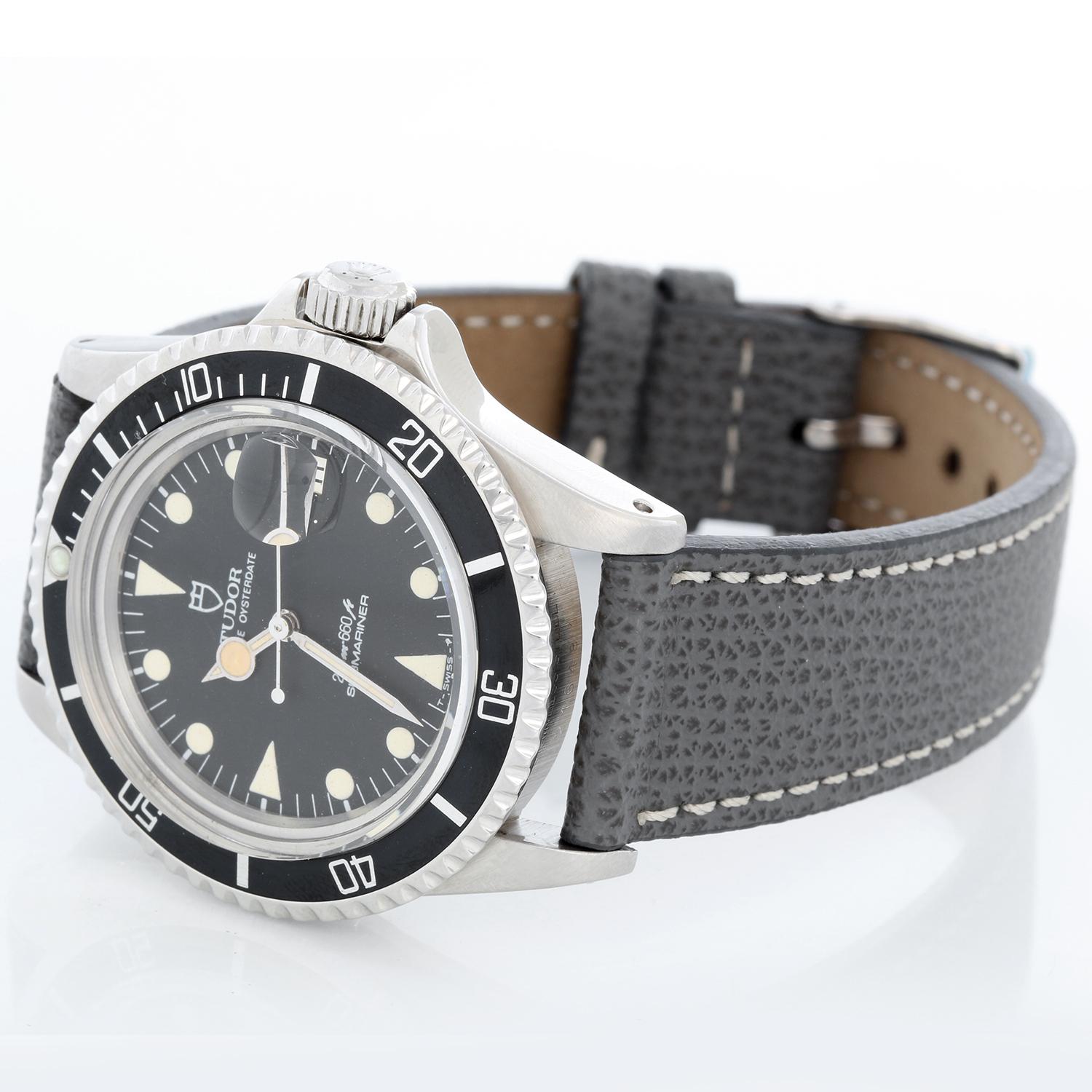 Vintage Tudor Submariner Ref. 76100 Men's Watch - Automatic winding. Stainless steel ( 40 mm ) with time lapse rotating bezel. Black dial with luminous hour markers. Leather strap with tang buckle. Pre-owned with custom box.
