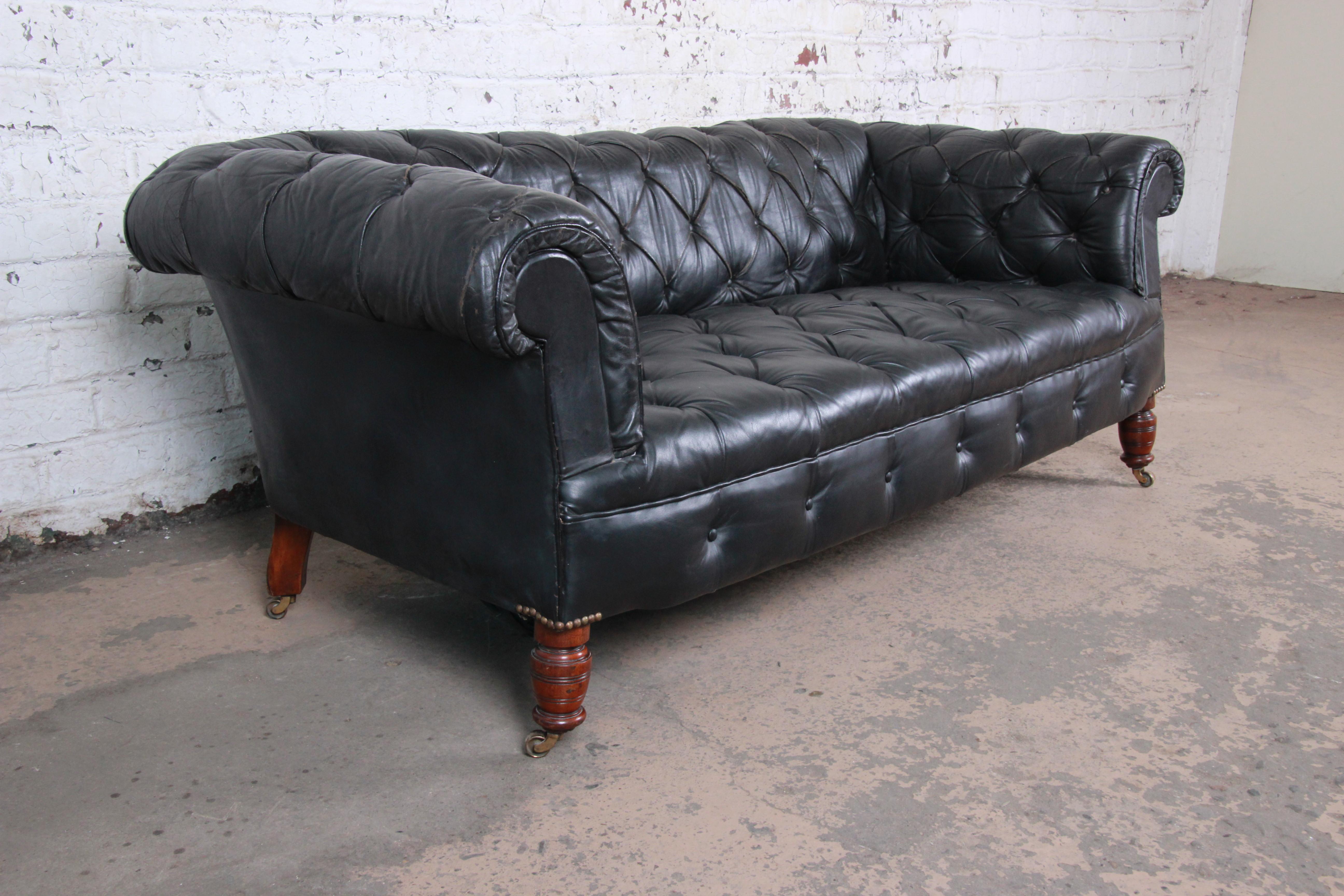 20th Century Vintage Tufted Black Leather Chesterfield Sofa, circa 1960s