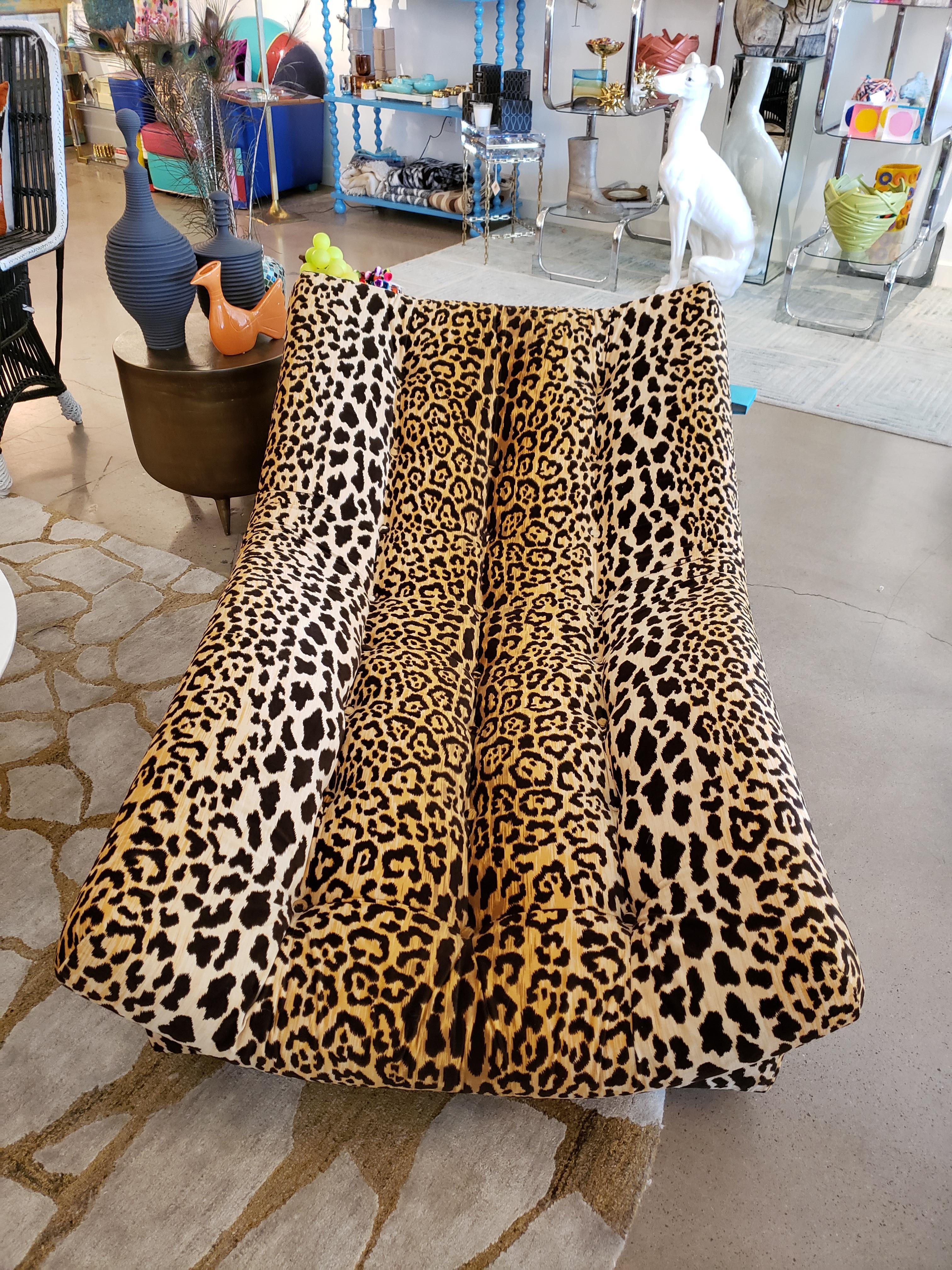 American Vintage Tufted Leopard Chaise Lounge For Sale