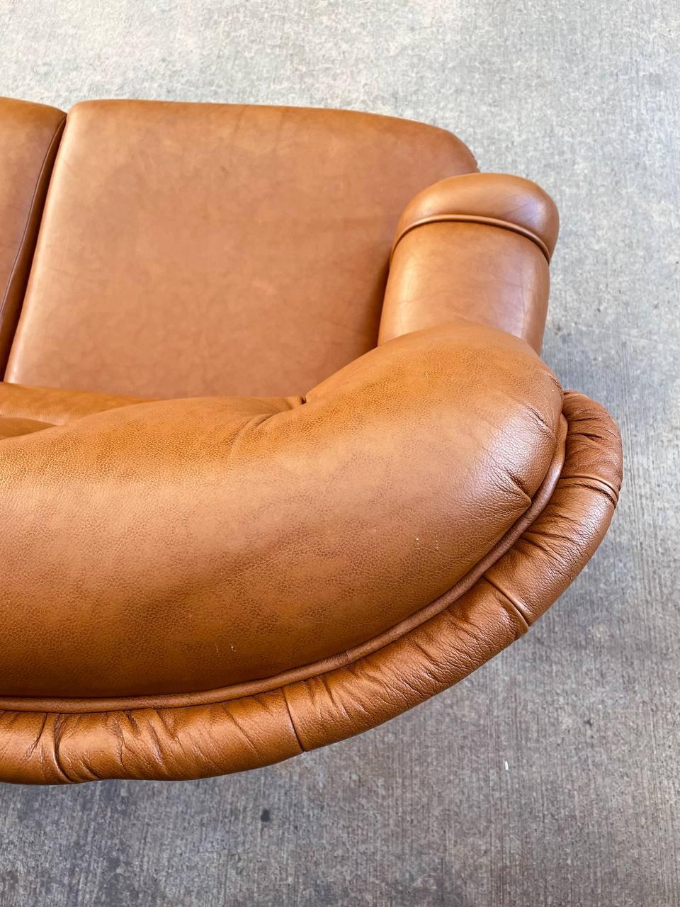 Vintage Tufted Honey Brown Leather Sofa For Sale 1
