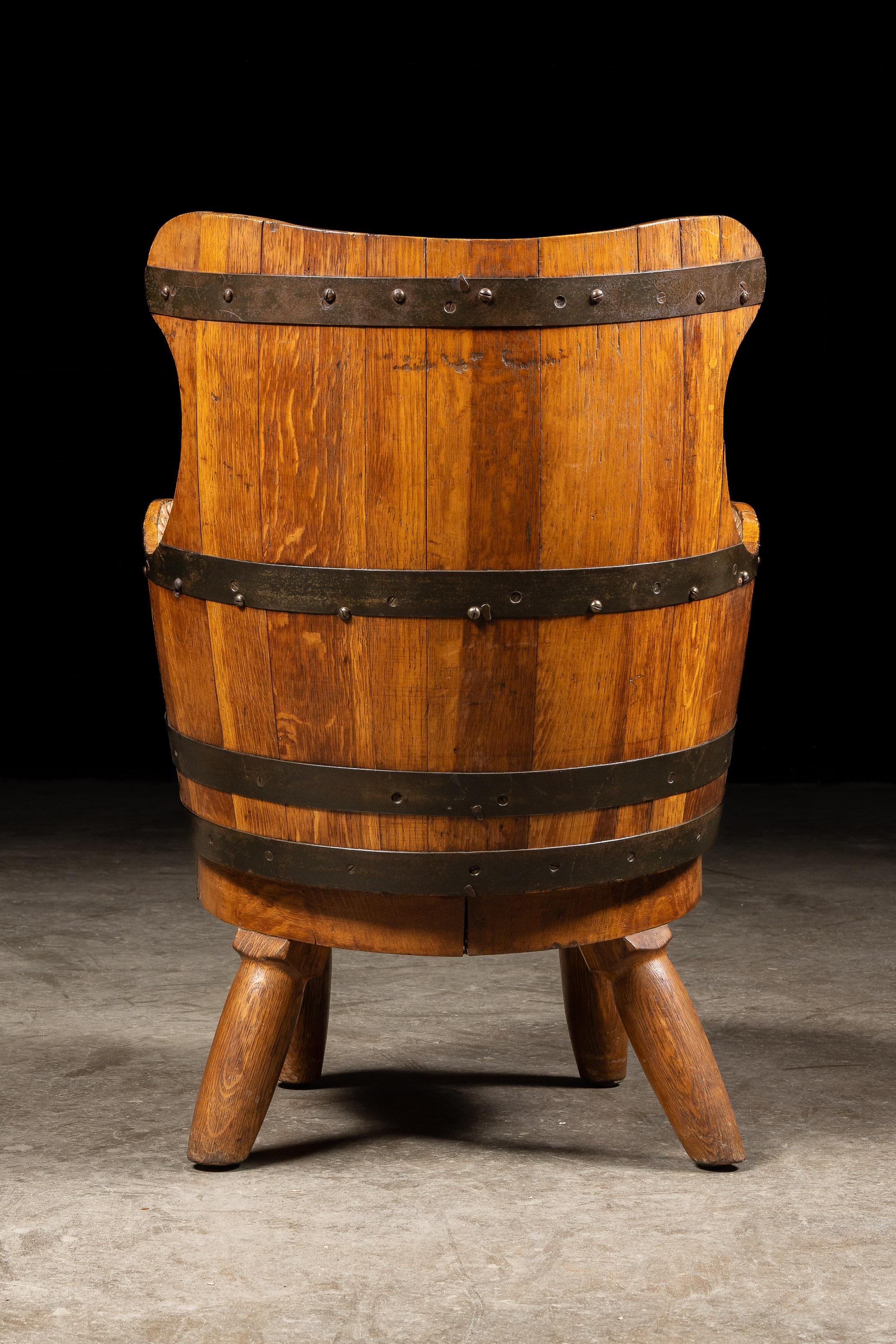 Chesterfield Barrel-Stuhl aus getuftetem Leder, Vintage (20. Jahrhundert) im Angebot