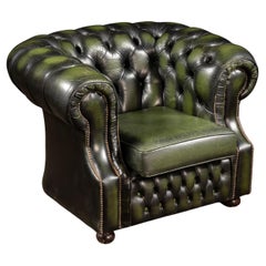 Vintage Tufted Leather Chesterfield Club Chair in Emerald Green Vintage Tufted Leather Chesterfield Club Chair in Emerald Green