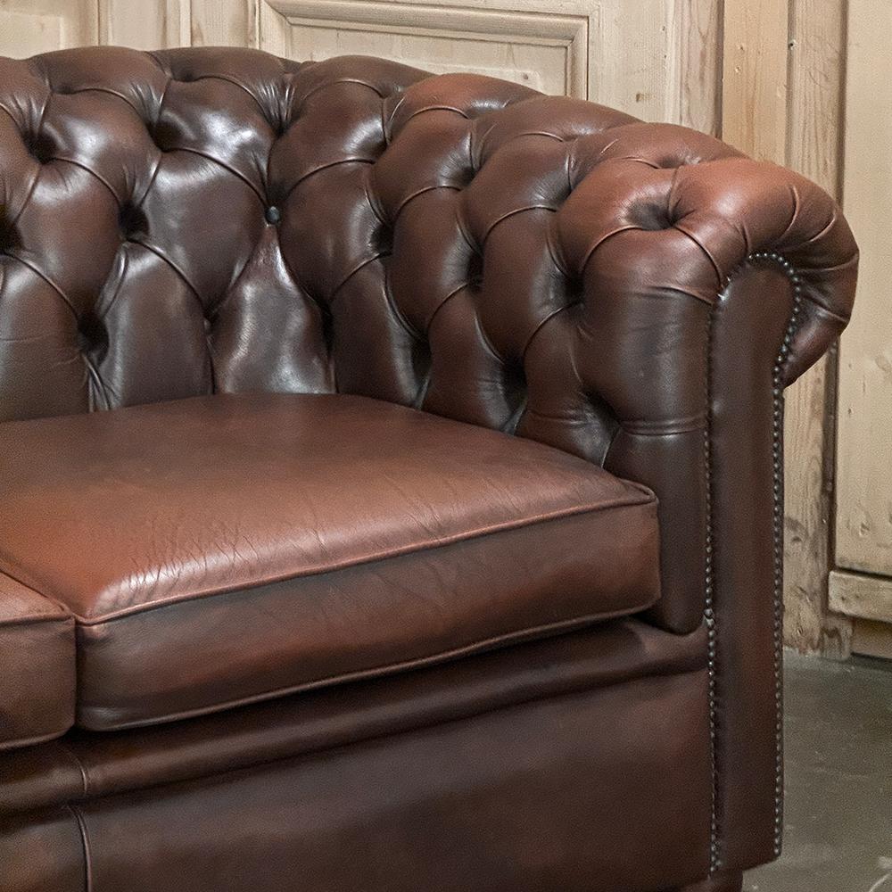Vintage Tufted Leather Chesterfield Sofa For Sale 3