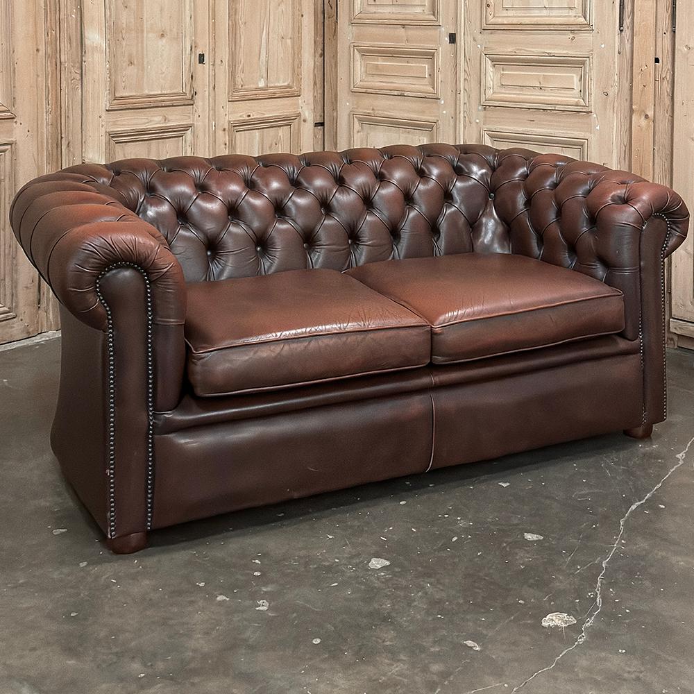 Mid-Century moderno Divano Chesterfield in pelle con inserti vintage in vendita