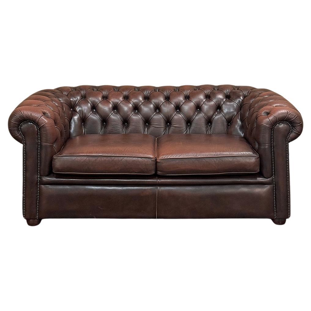 Sofa Chesterfield vintage en cuir touffeté