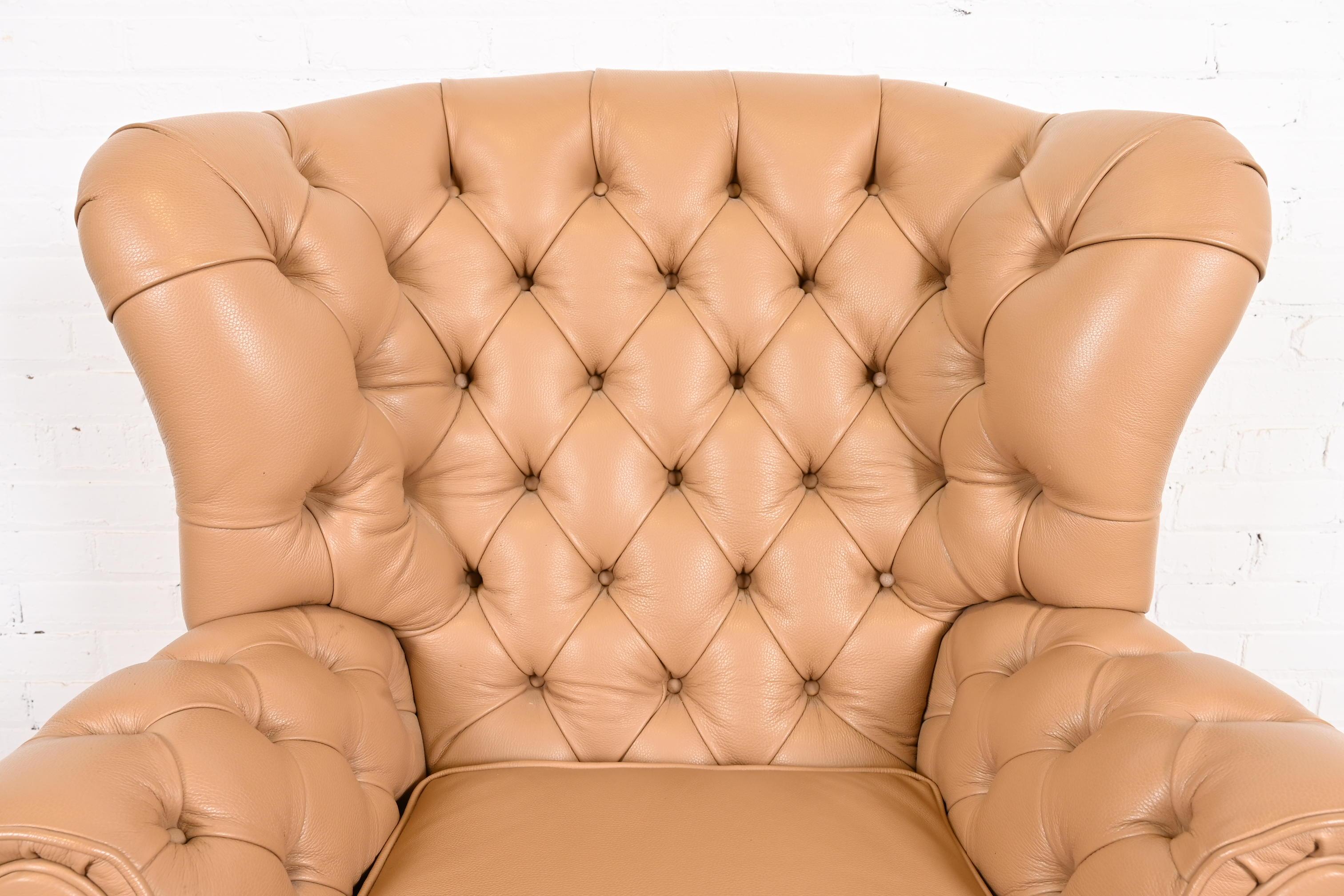 Vintage getuftet Leder Chesterfield Wingback Lounge Stuhl im Angebot 4