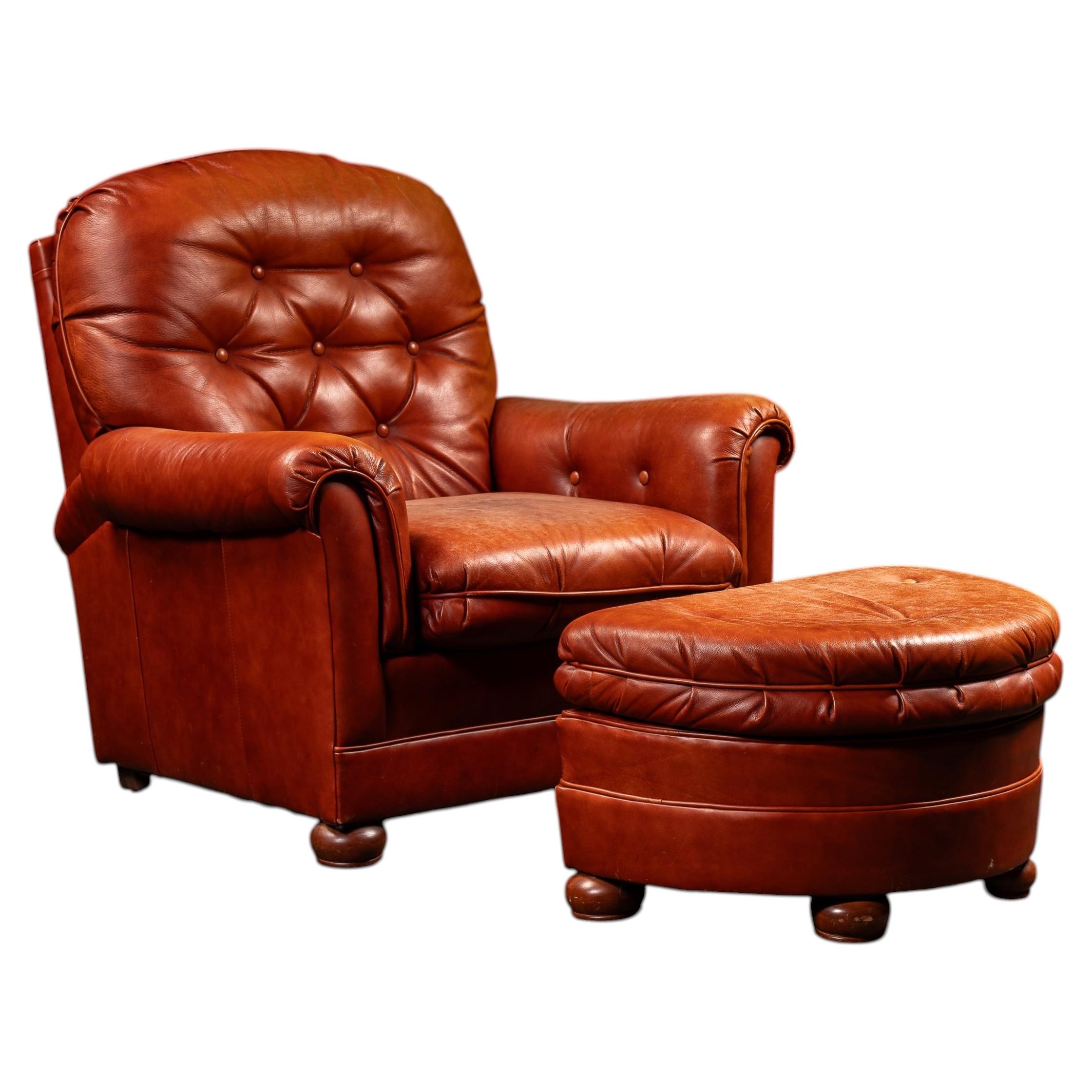 Sillón y otomana vintage de cuero acolchado en rojo