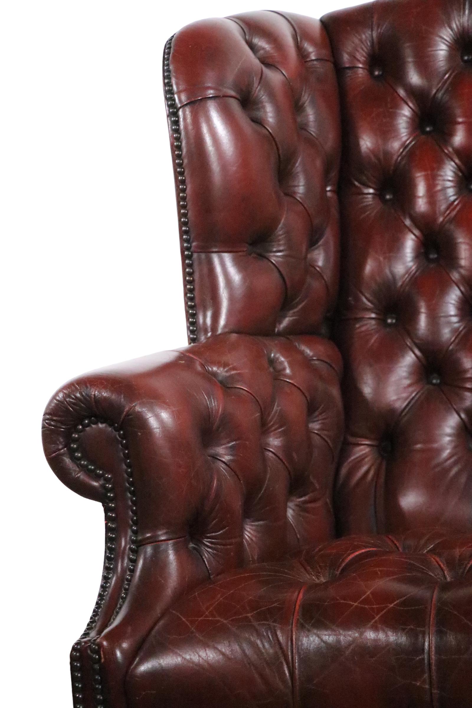 Vintage Tufted Leather Wingback Loveseat Sofa 6