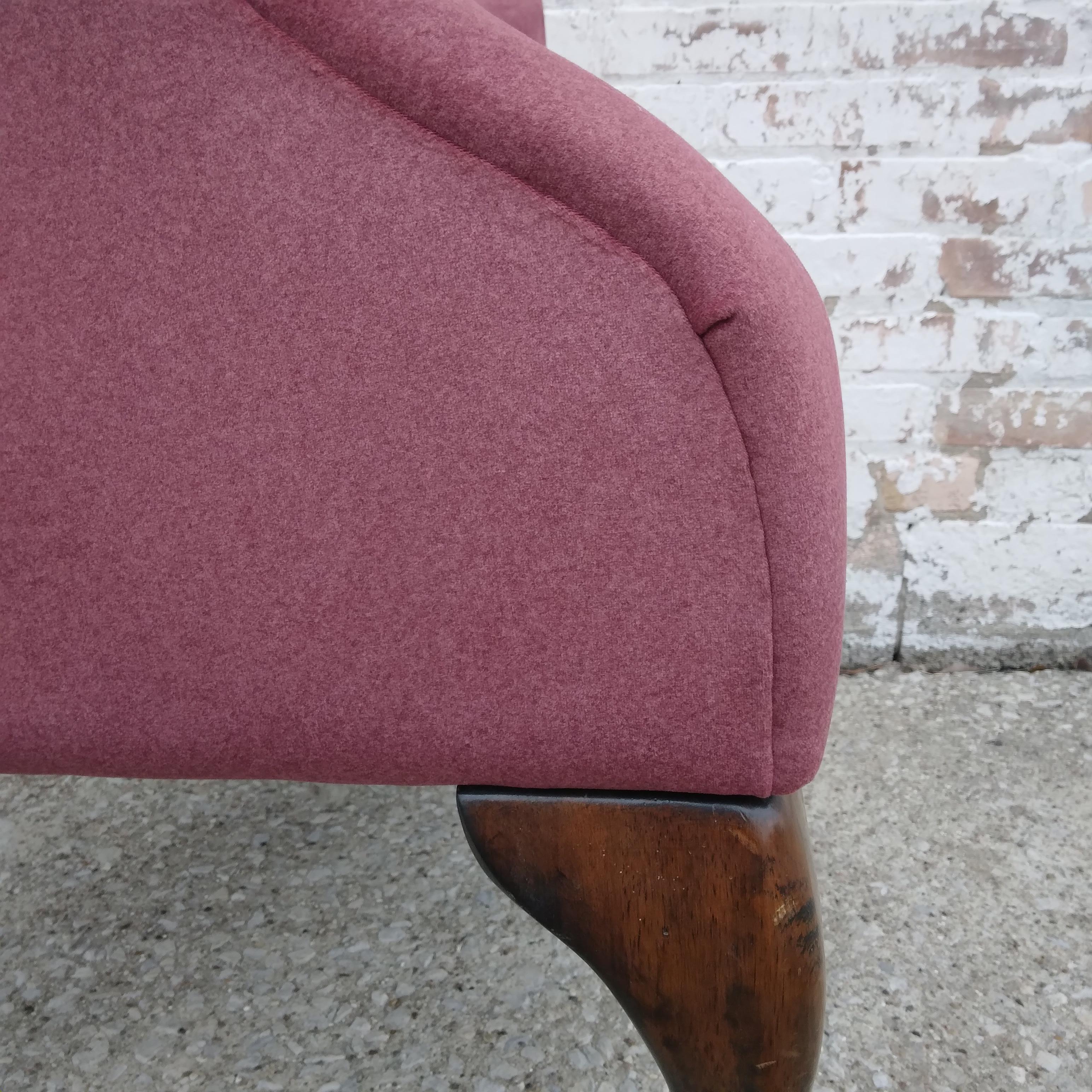 Vintage Tufted Wingback Chair aus rosa Chenille (Polster) im Angebot