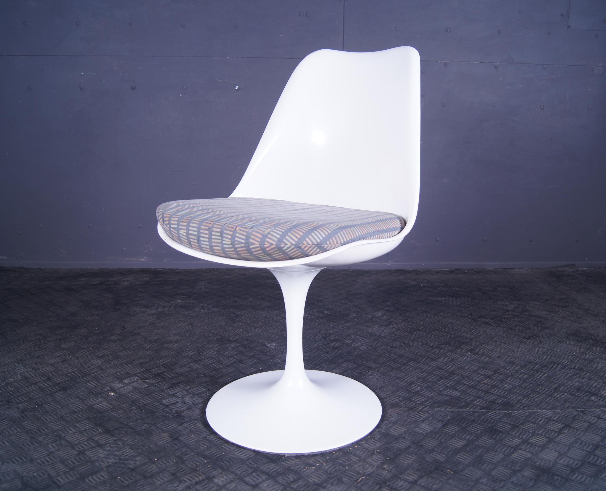 Vintage Tulip Chair by Eero Saarinen 4
