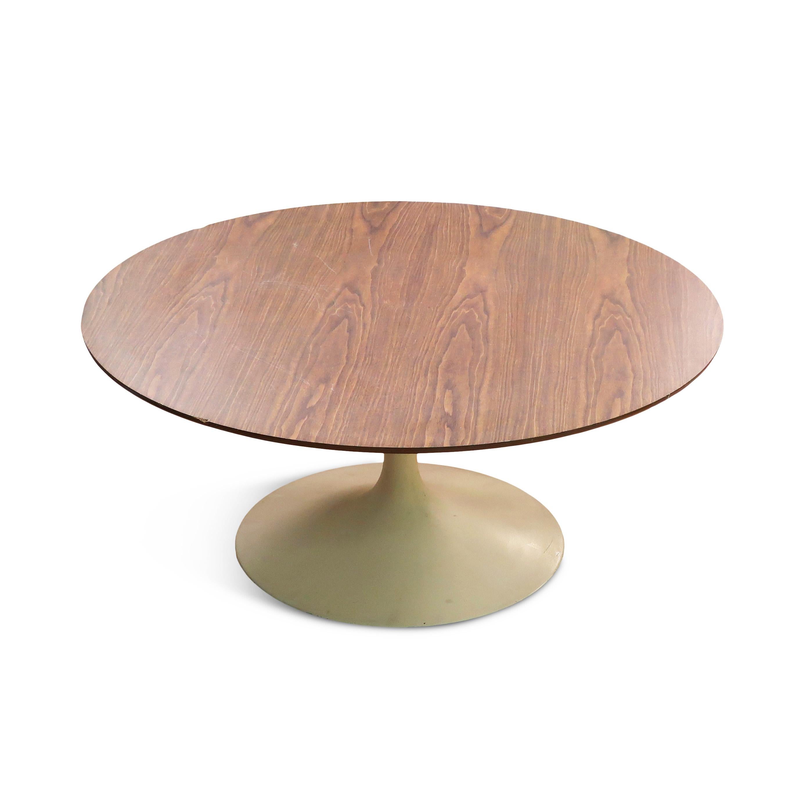 Vintage Tulip Coffee Table by Eero Saarinen for Knoll For Sale 2