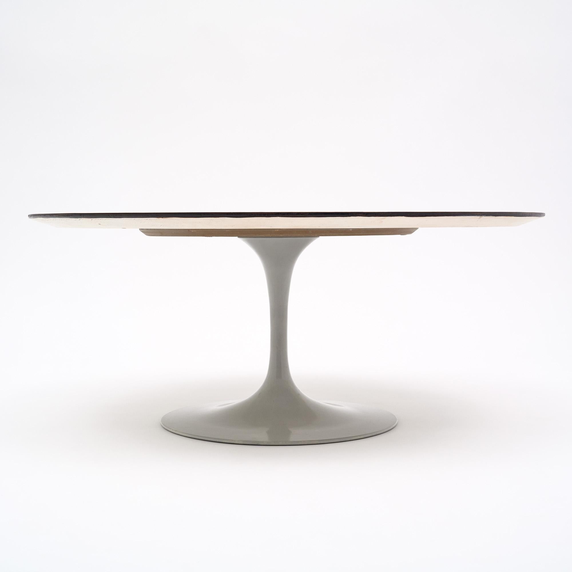 Vintage Tulip Coffee Table (Moderne der Mitte des Jahrhunderts) im Angebot