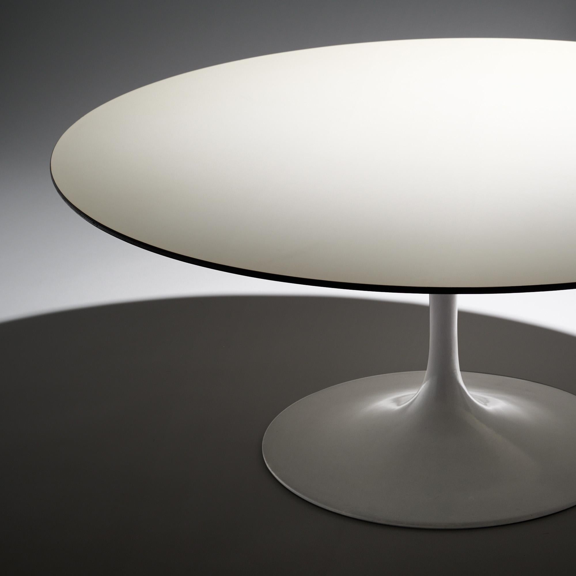 Vintage Tulip Coffee Table im Angebot 2