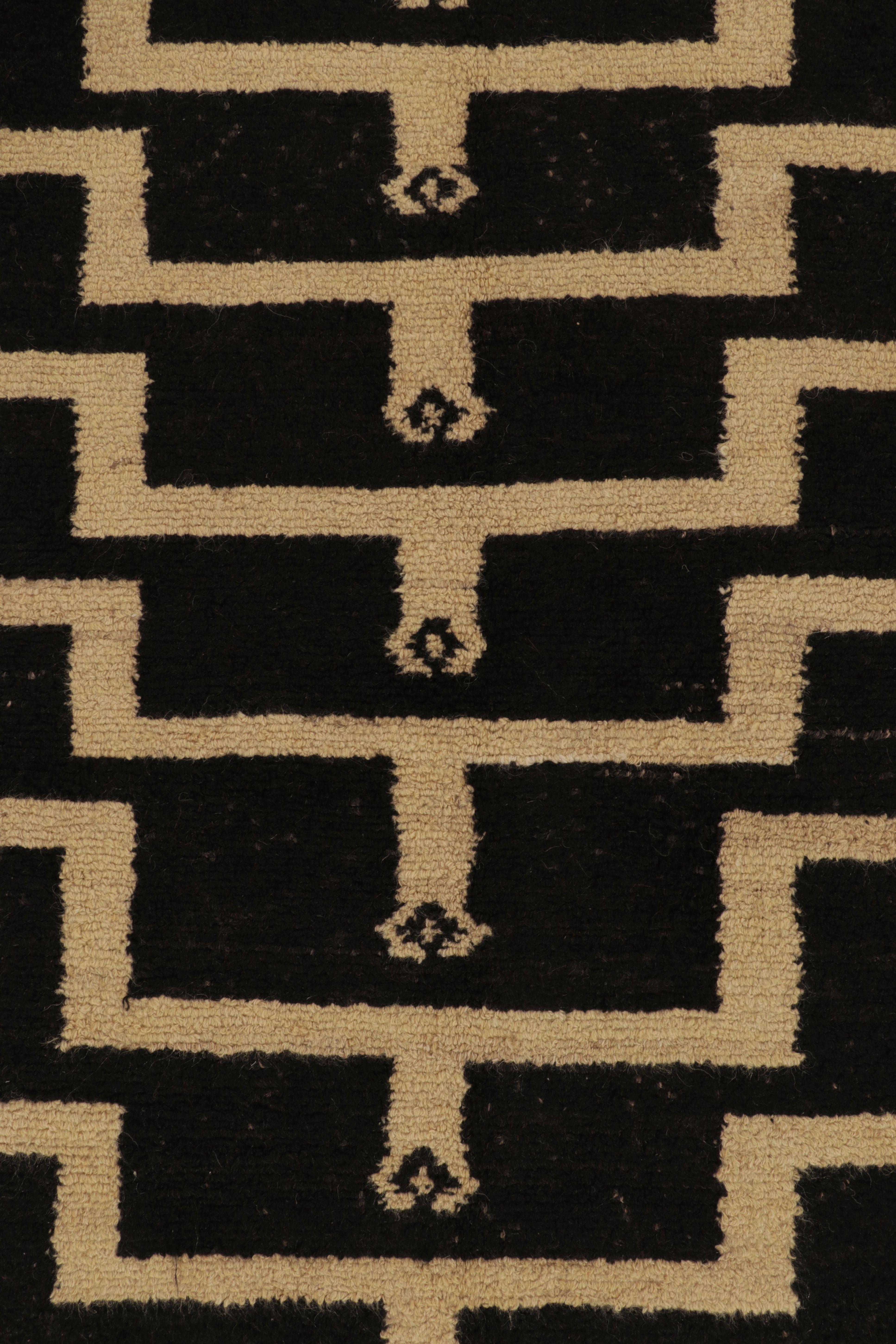 Vintage Tulu High-Low Rug in Black and Beige Geometric Patterns - Rug & Kilim (Türkisch) im Angebot
