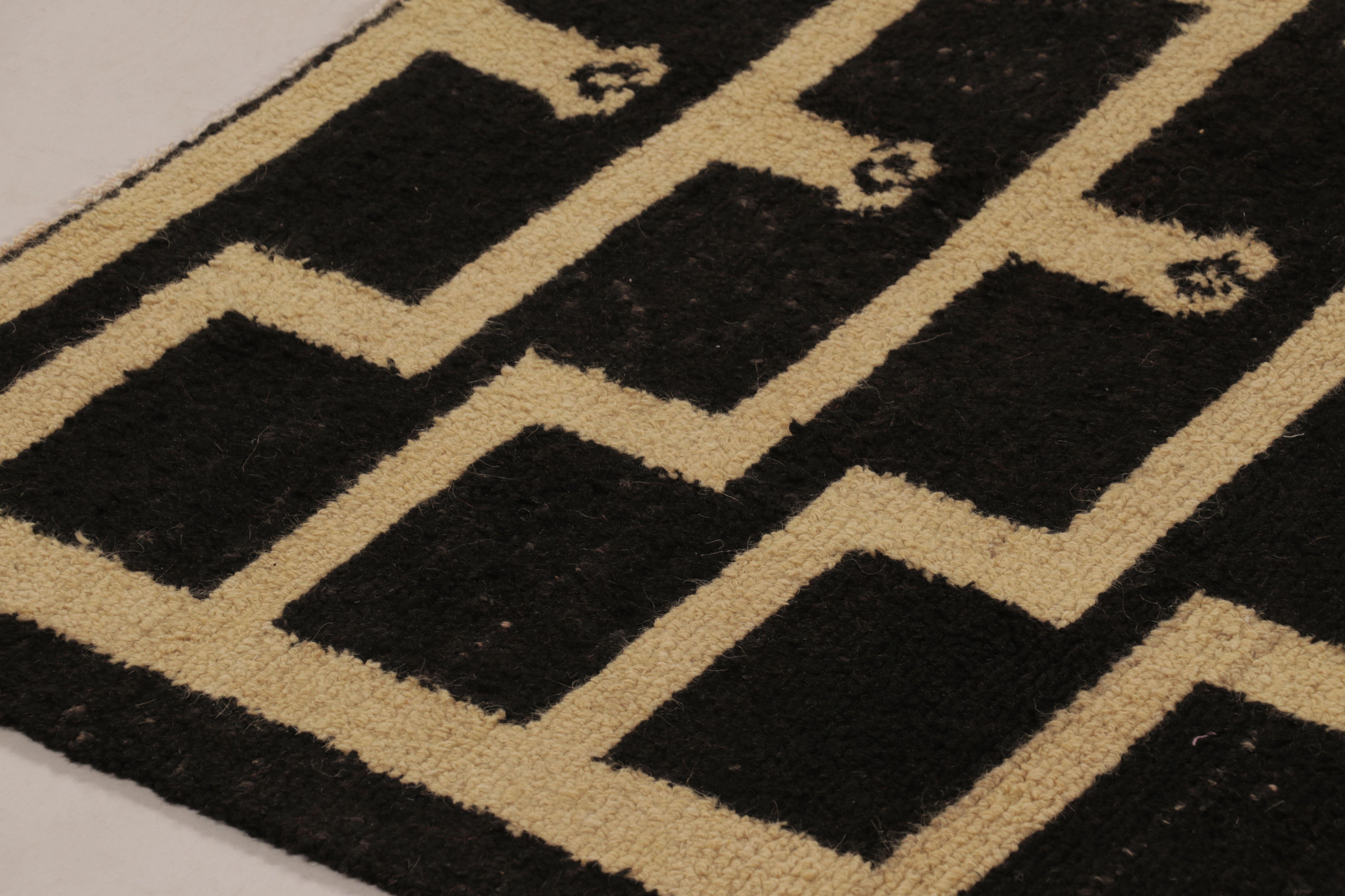 Vintage Tulu High-Low Rug in Black and Beige Geometric Patterns - Rug & Kilim im Zustand „Gut“ im Angebot in Long Island City, NY