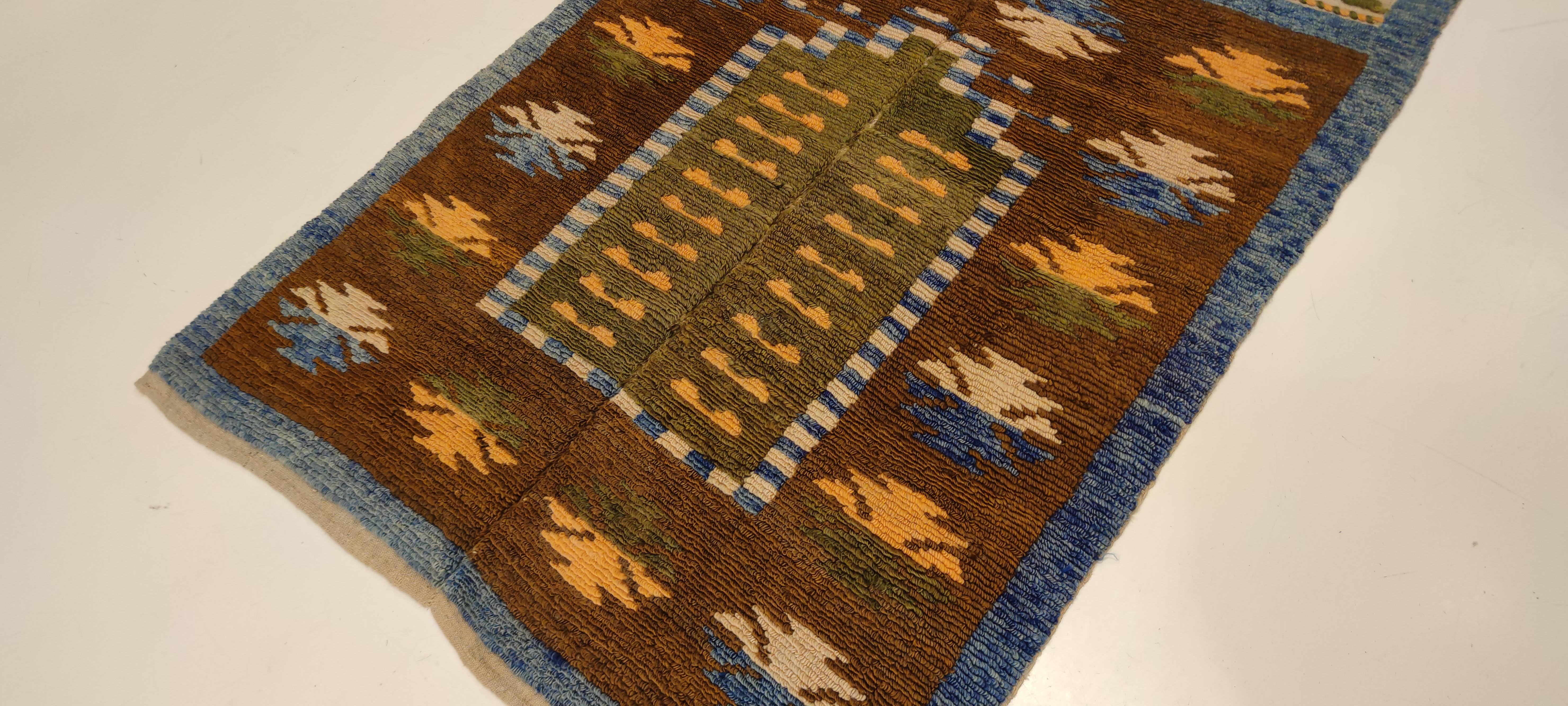 Tulu rugs represent one of the earliest forms of nomadic pile weaving, typically knotted with a medium-high pile as they were meant as bedding rugs for the tent. Woven in the Karapinar area in central Anatolia, these are distinguished by the use of