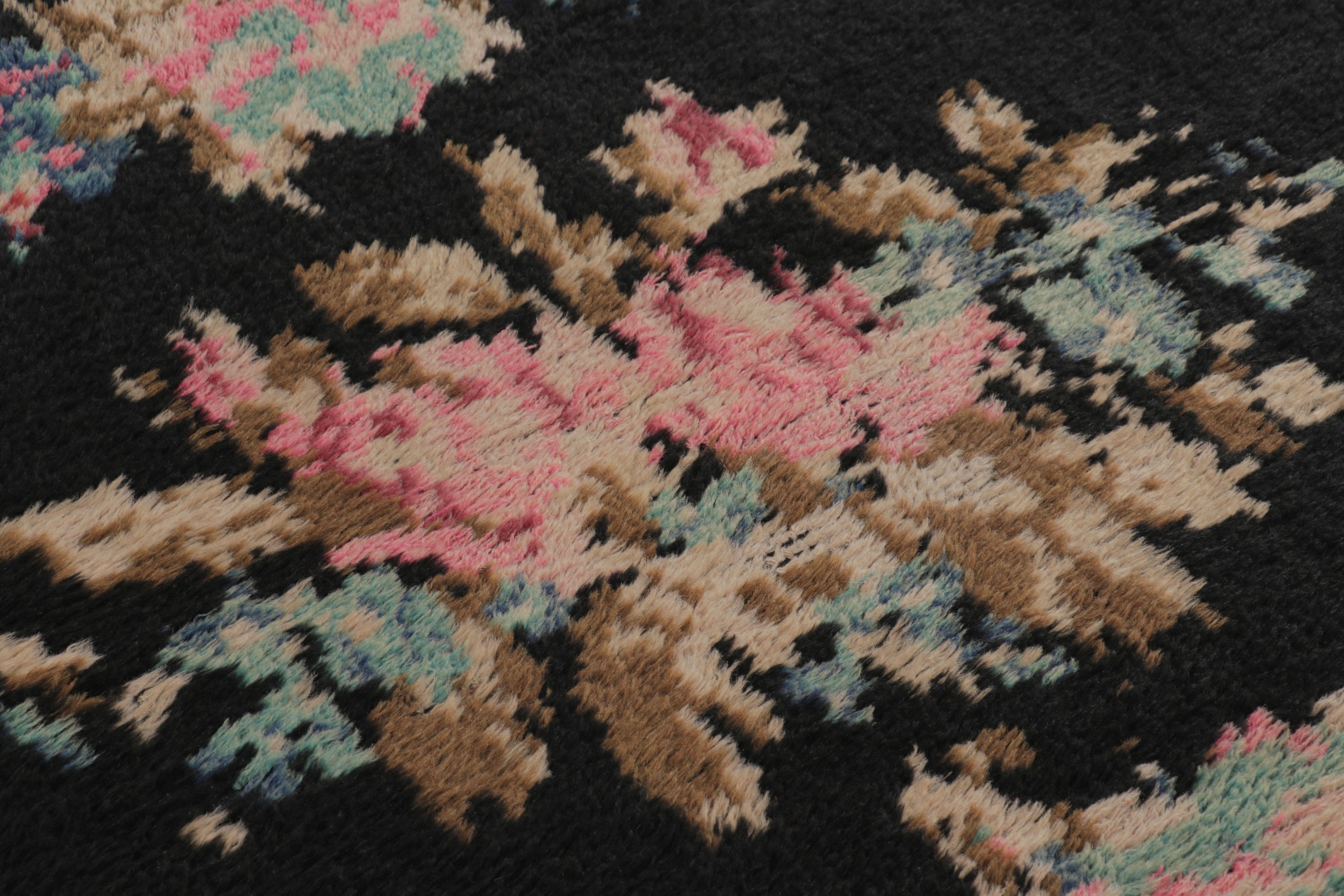 Vintage Tulu Teppich, Schwarz mit bessarabisch inspiriertem Blumenmedaillon - Rug & Kilim (Wolle) im Angebot