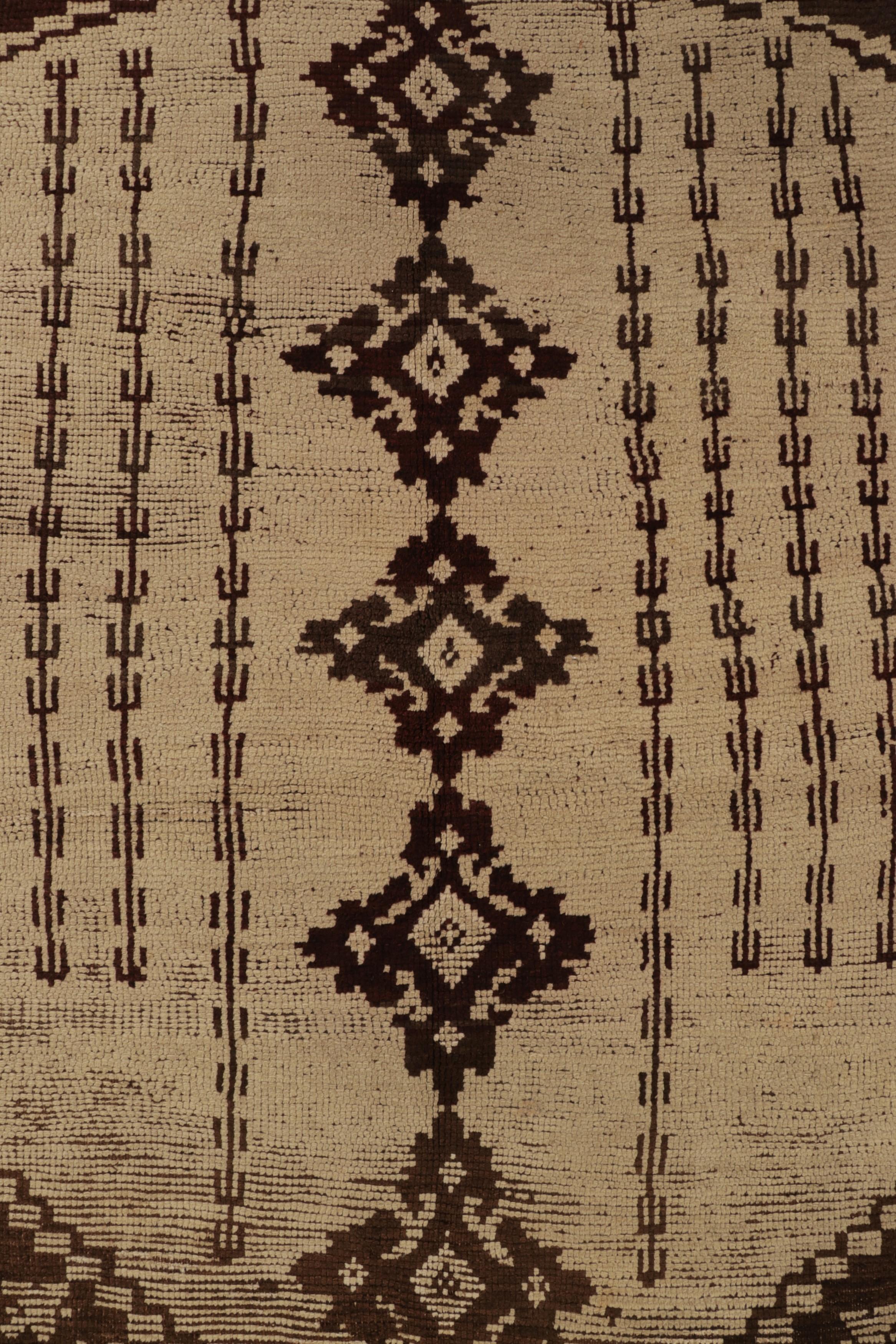 Alfombra Tulu Vintage Beige-Marrón con Medallón Geométrico - Rug & Kilim mediados del siglo XX en venta
